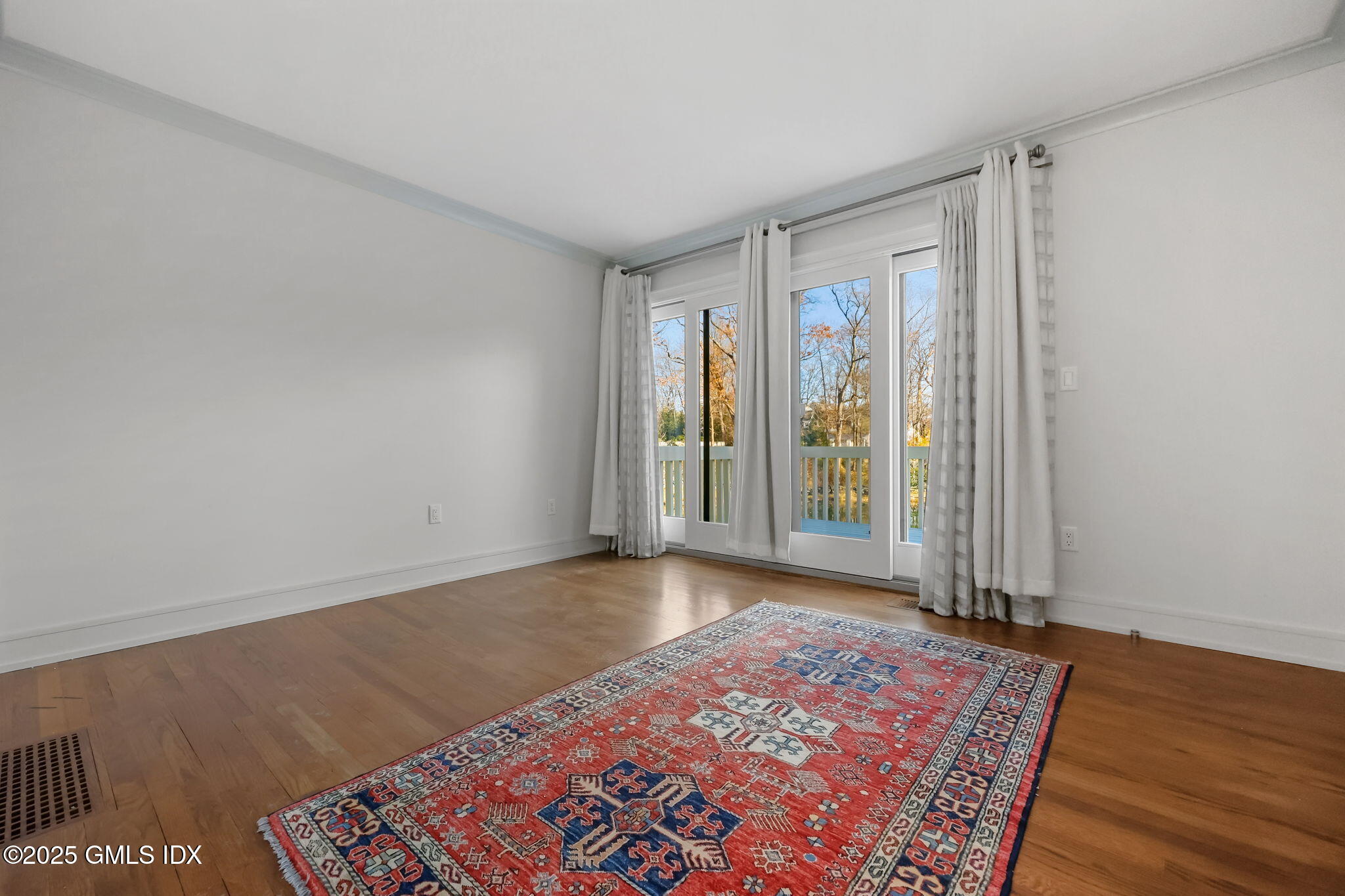 Greenwich, Connecticut 06831, United States, 3 Bedrooms Bedrooms, ,4 BathroomsBathrooms,Residential,Active,252036