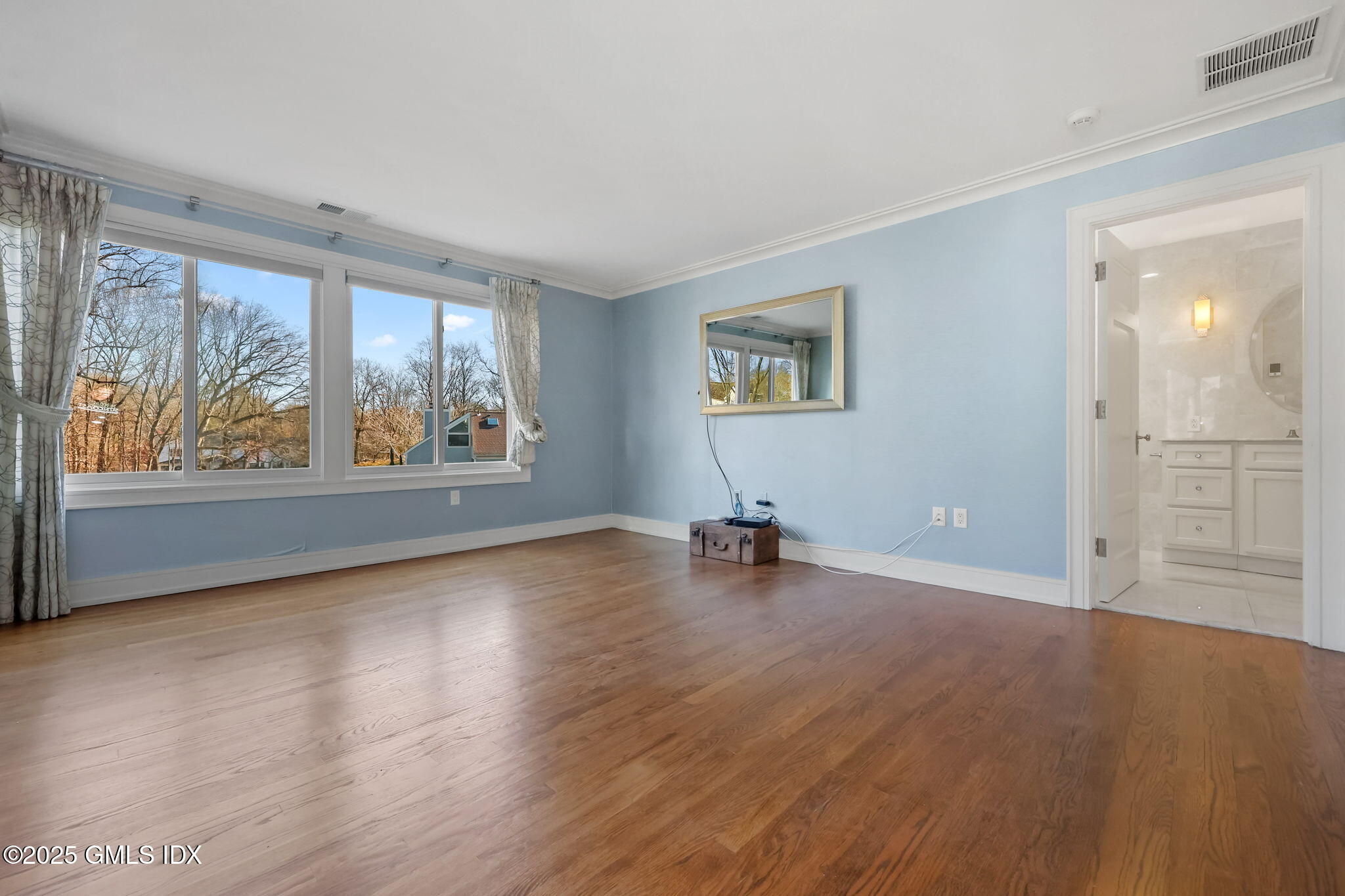 Greenwich, Connecticut 06831, United States, 3 Bedrooms Bedrooms, ,4 BathroomsBathrooms,Residential,Active,252036