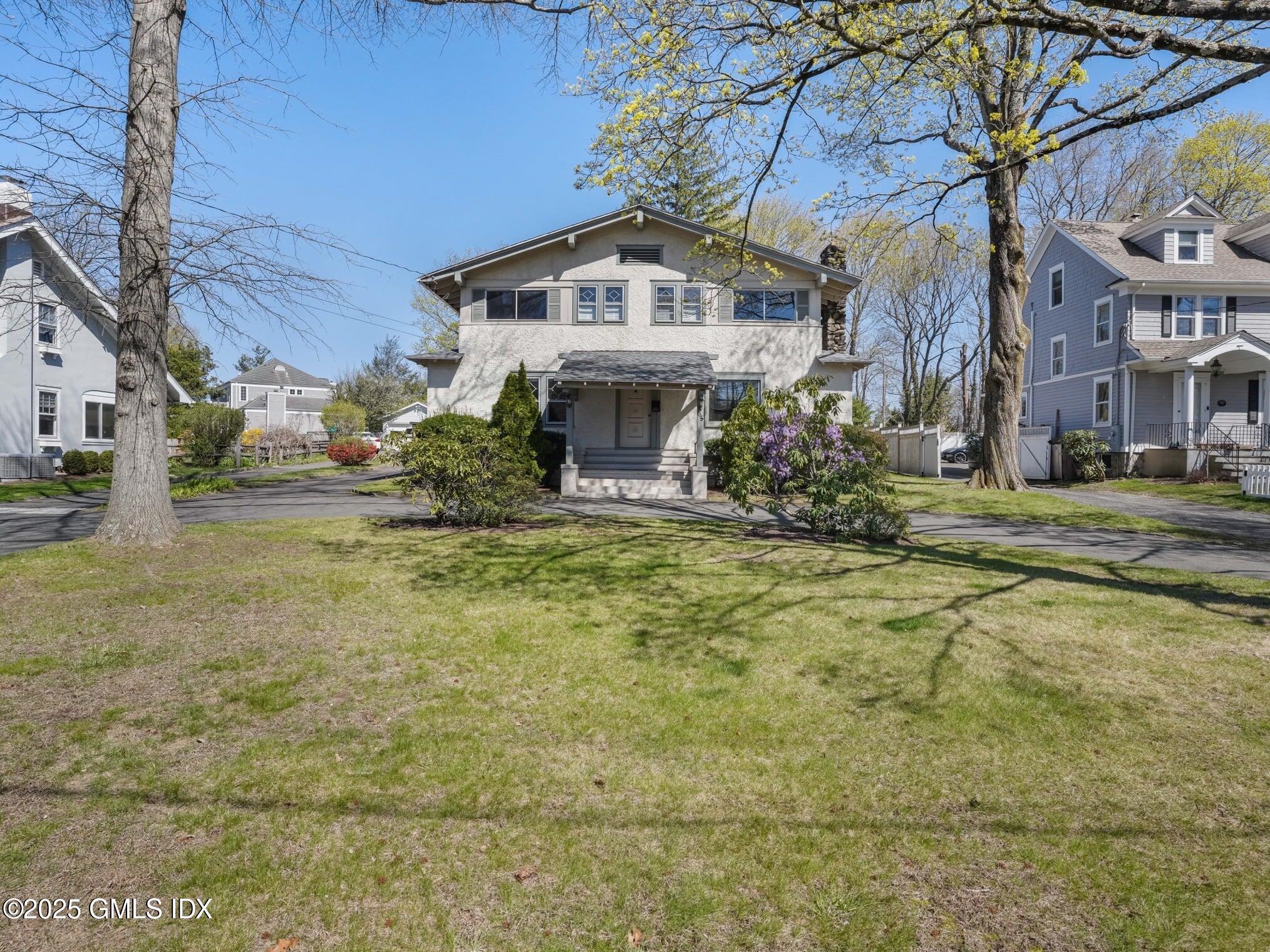 85 Indian Field Road, Greenwich, Connecticut - 5 Bedrooms  
2 Bathrooms - 