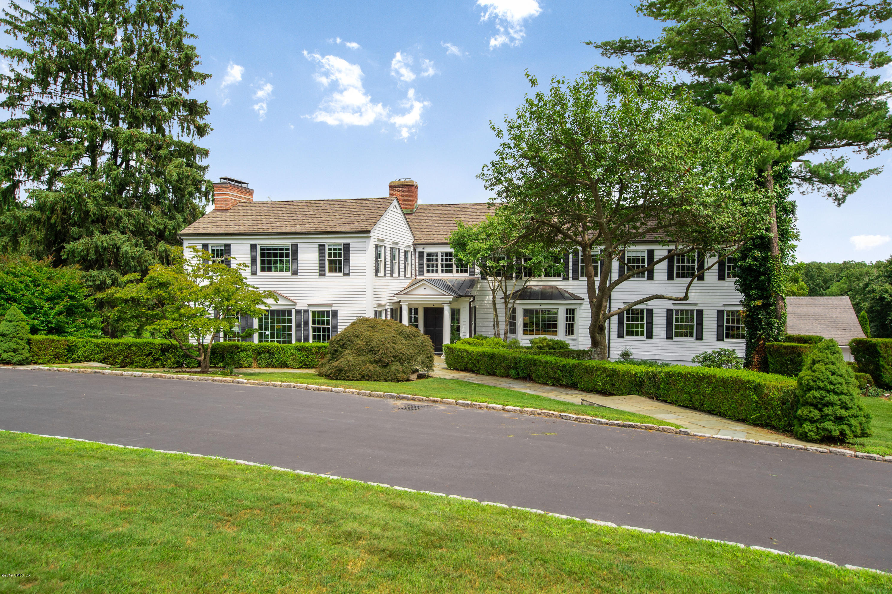 345 Round Hill Road, Greenwich, Connecticut - 5 Bedrooms  
6 Bathrooms - 