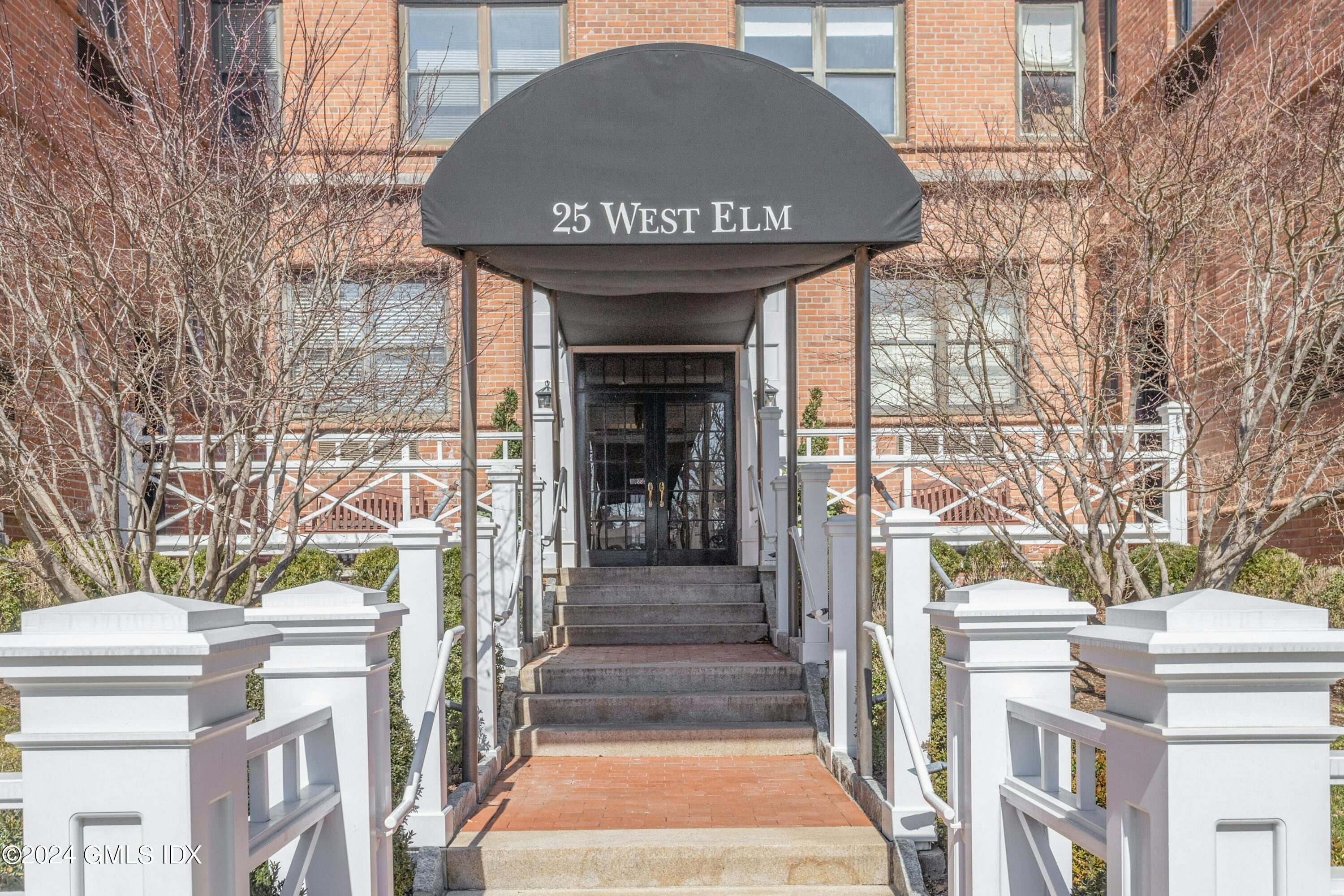 25 W Elm Street, Greenwich, Connecticut - 2 Bedrooms  
1 Bathrooms - 