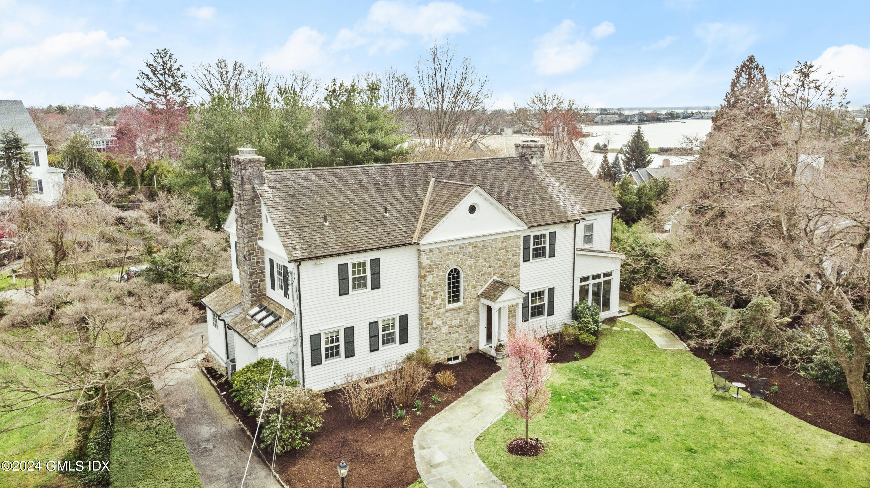 Property for Sale at 7 Willowmere Avenue, Riverside, Connecticut - Bedrooms: 4 
Bathrooms: 4.5  - $3,800,000