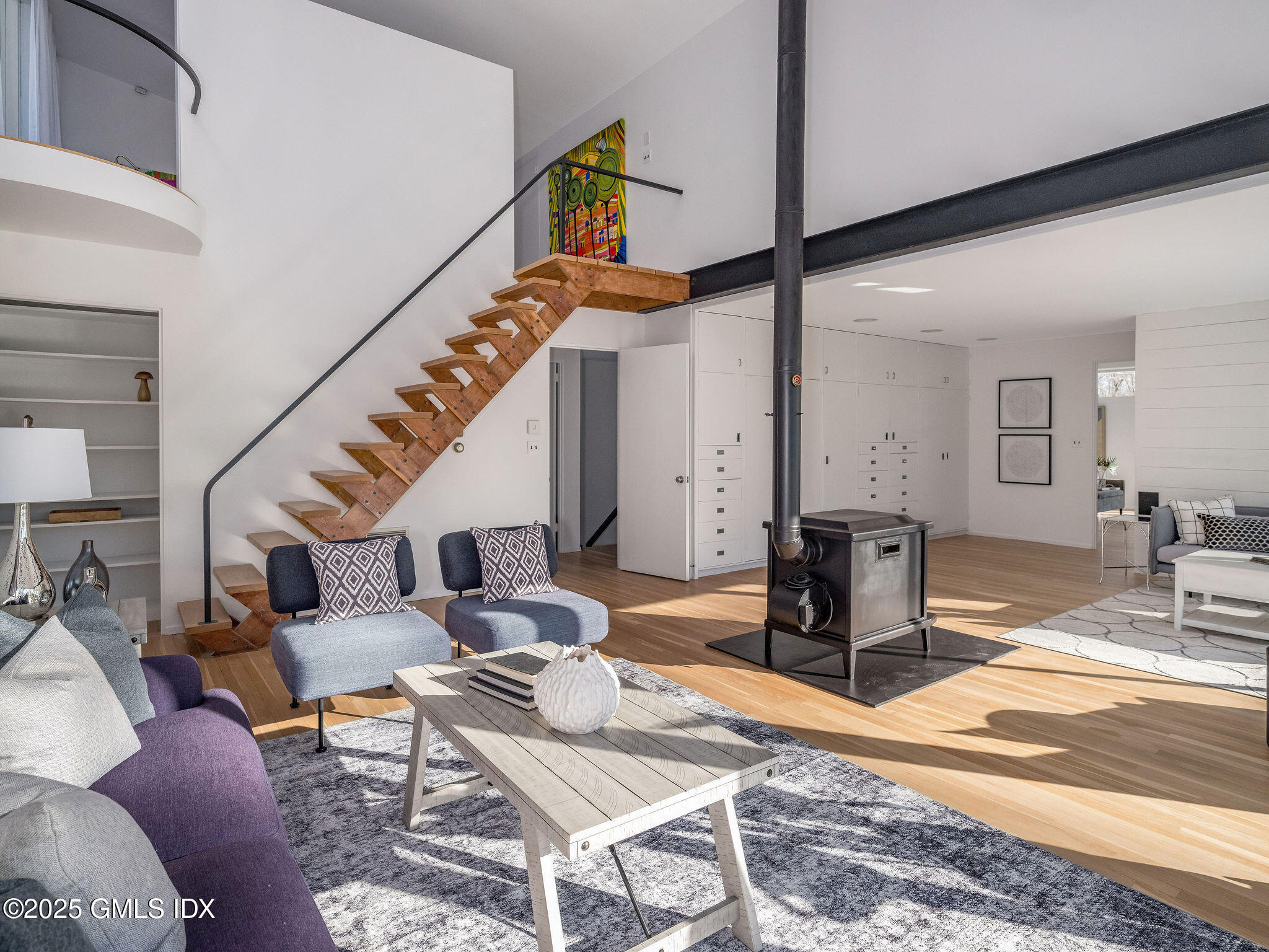 Property for Sale at 98 Hunting Ridge Road, Greenwich, Connecticut - Bedrooms: 3 
Bathrooms: 3  - $2,800,000