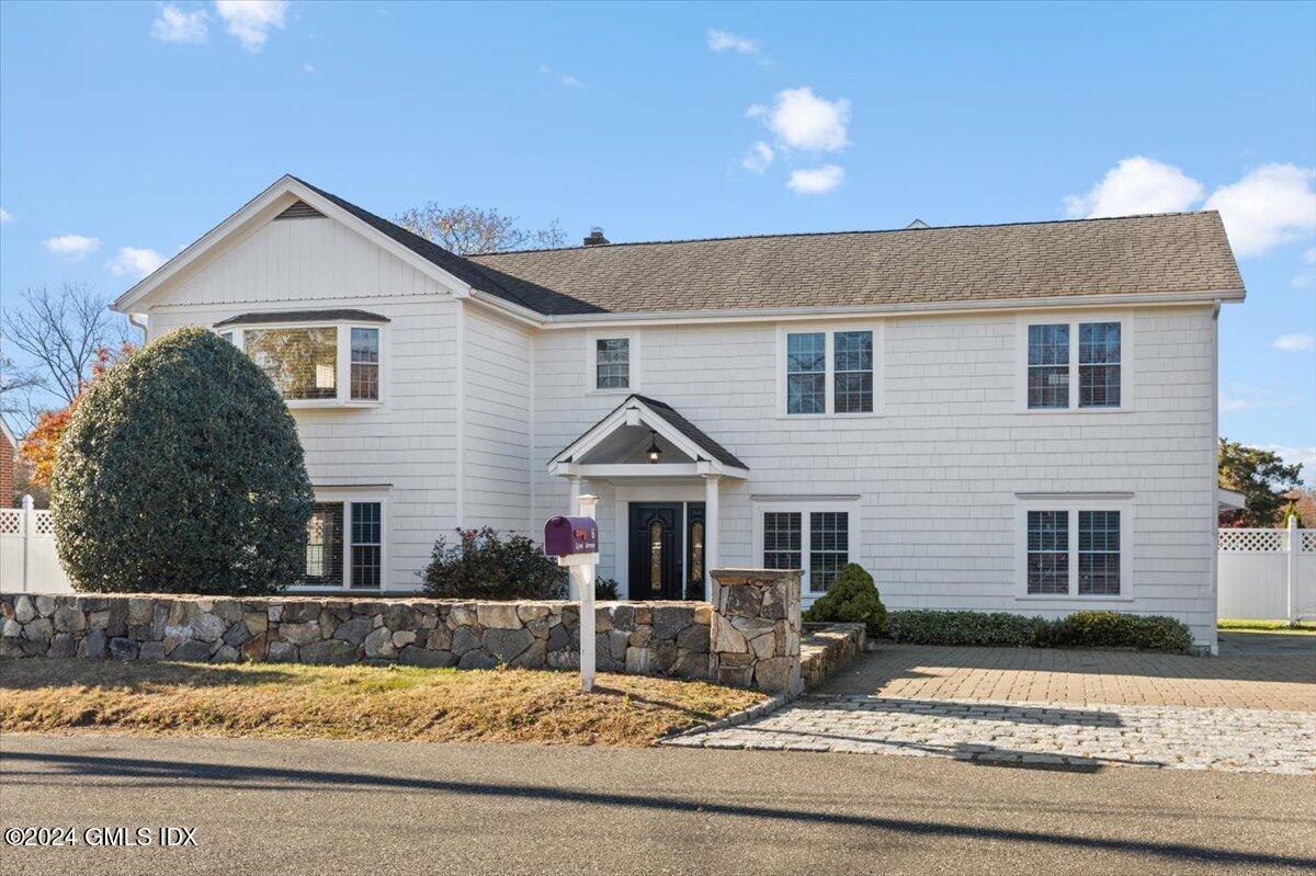 Rental Property at 6 Lyon Avenue, Greenwich, Connecticut - Bedrooms: 3 
Bathrooms: 3  - $8,000 MO.