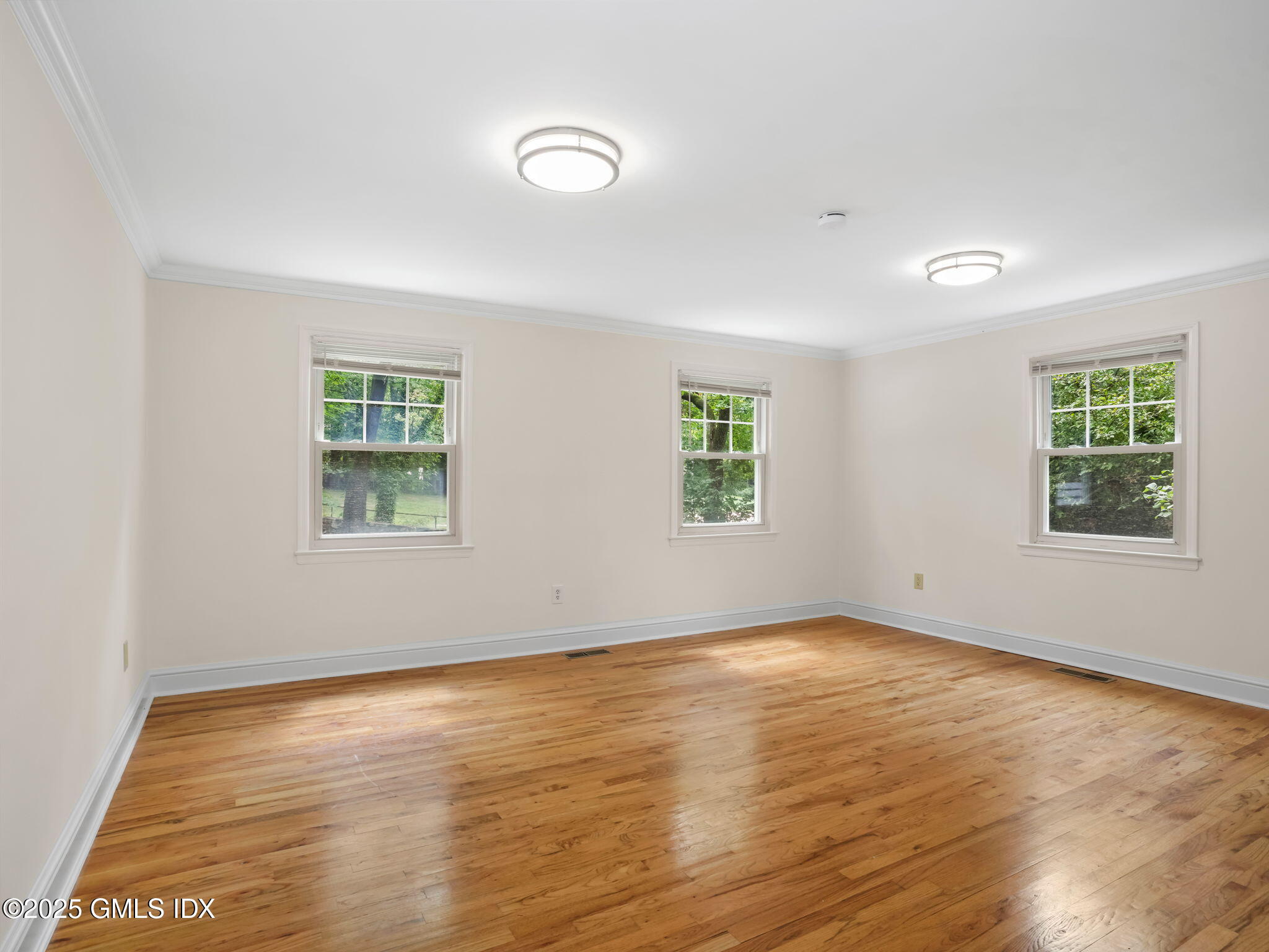 Riverside, Connecticut 06878, United States, 4 Bedrooms Bedrooms, ,4 BathroomsBathrooms,Residential,Active,192064