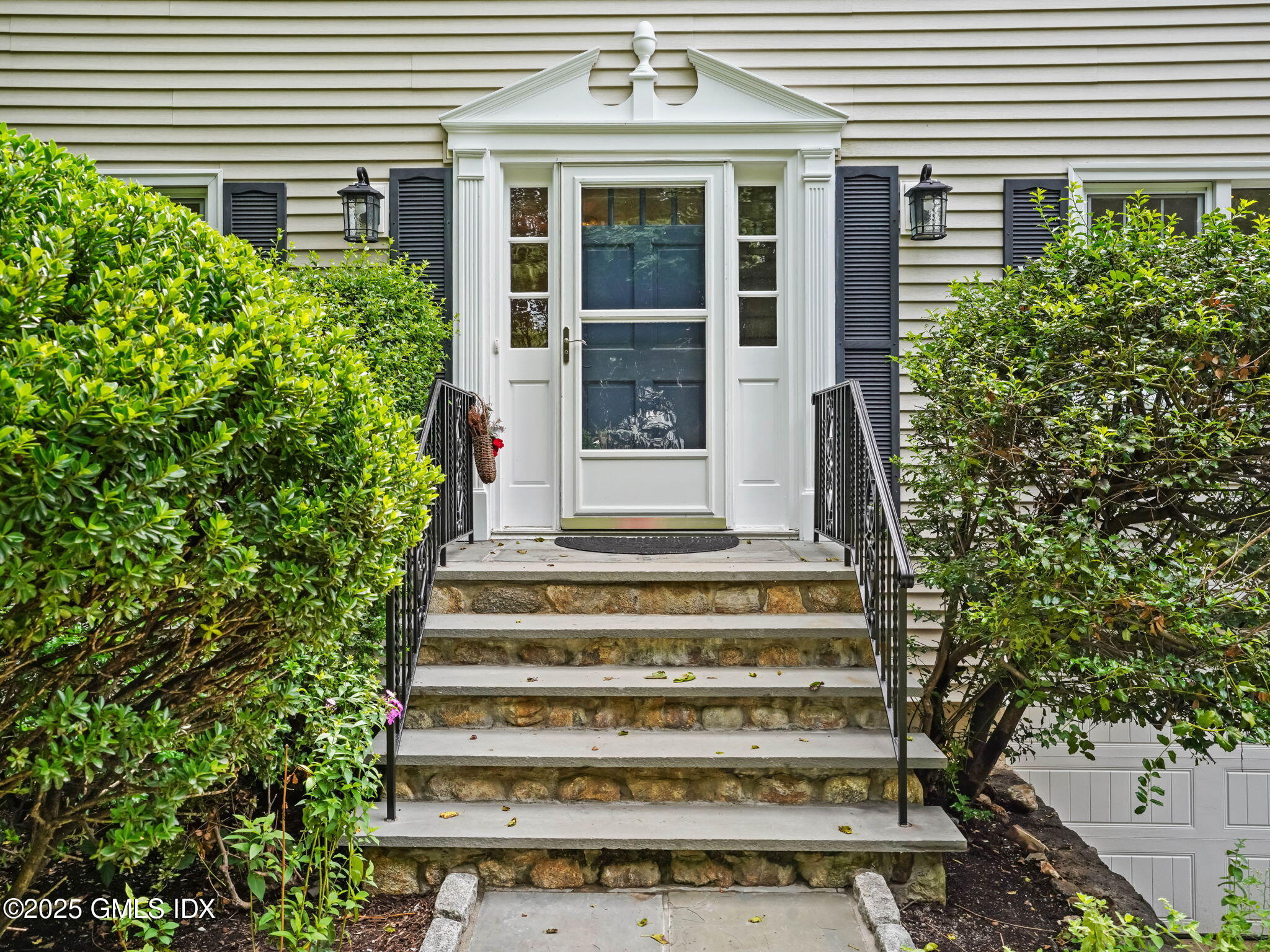 Riverside, Connecticut 06878, United States, 4 Bedrooms Bedrooms, ,4 BathroomsBathrooms,Residential,Active,192064