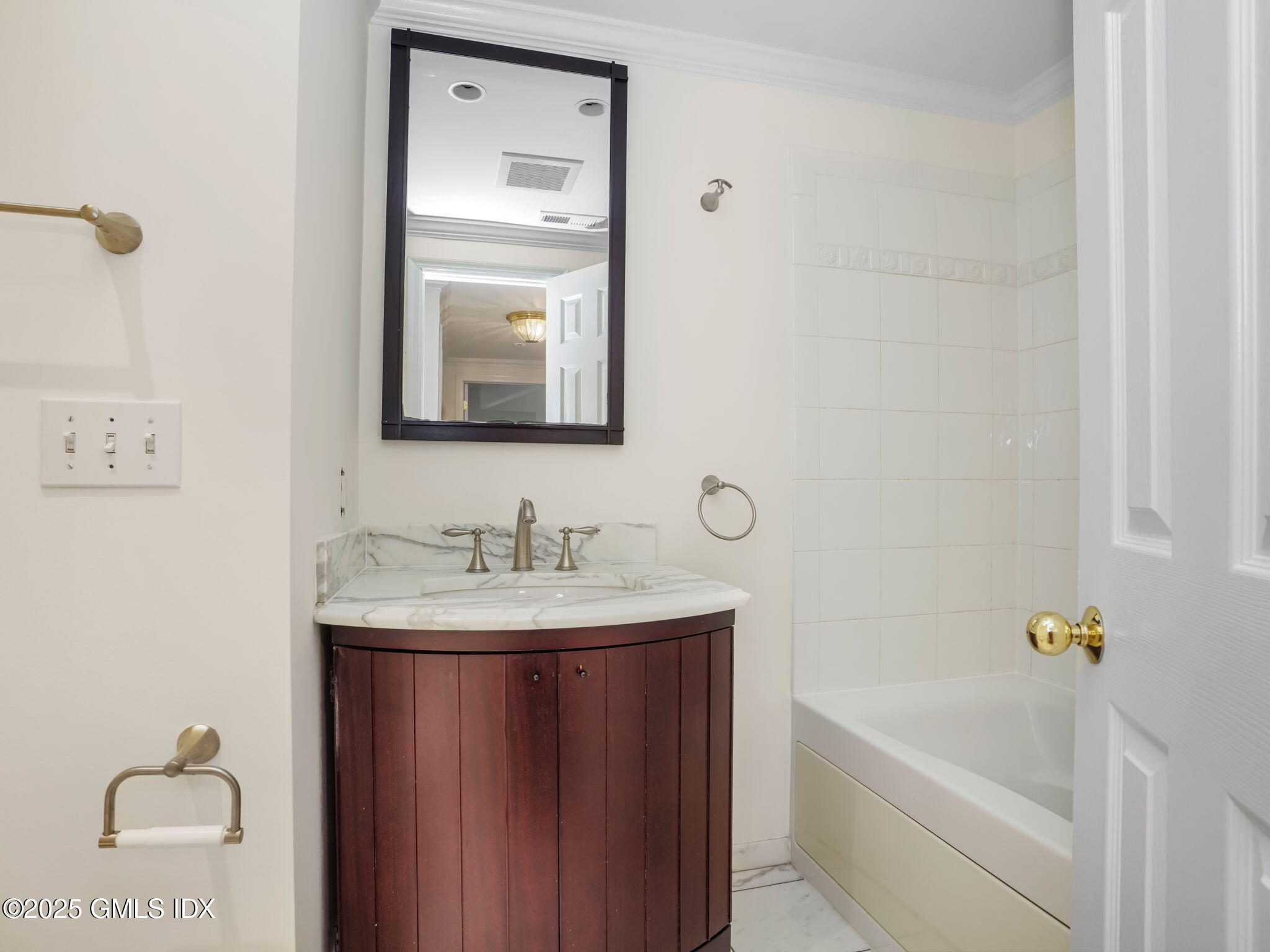 Riverside, Connecticut 06878, United States, 4 Bedrooms Bedrooms, ,4 BathroomsBathrooms,Residential,Active,192064