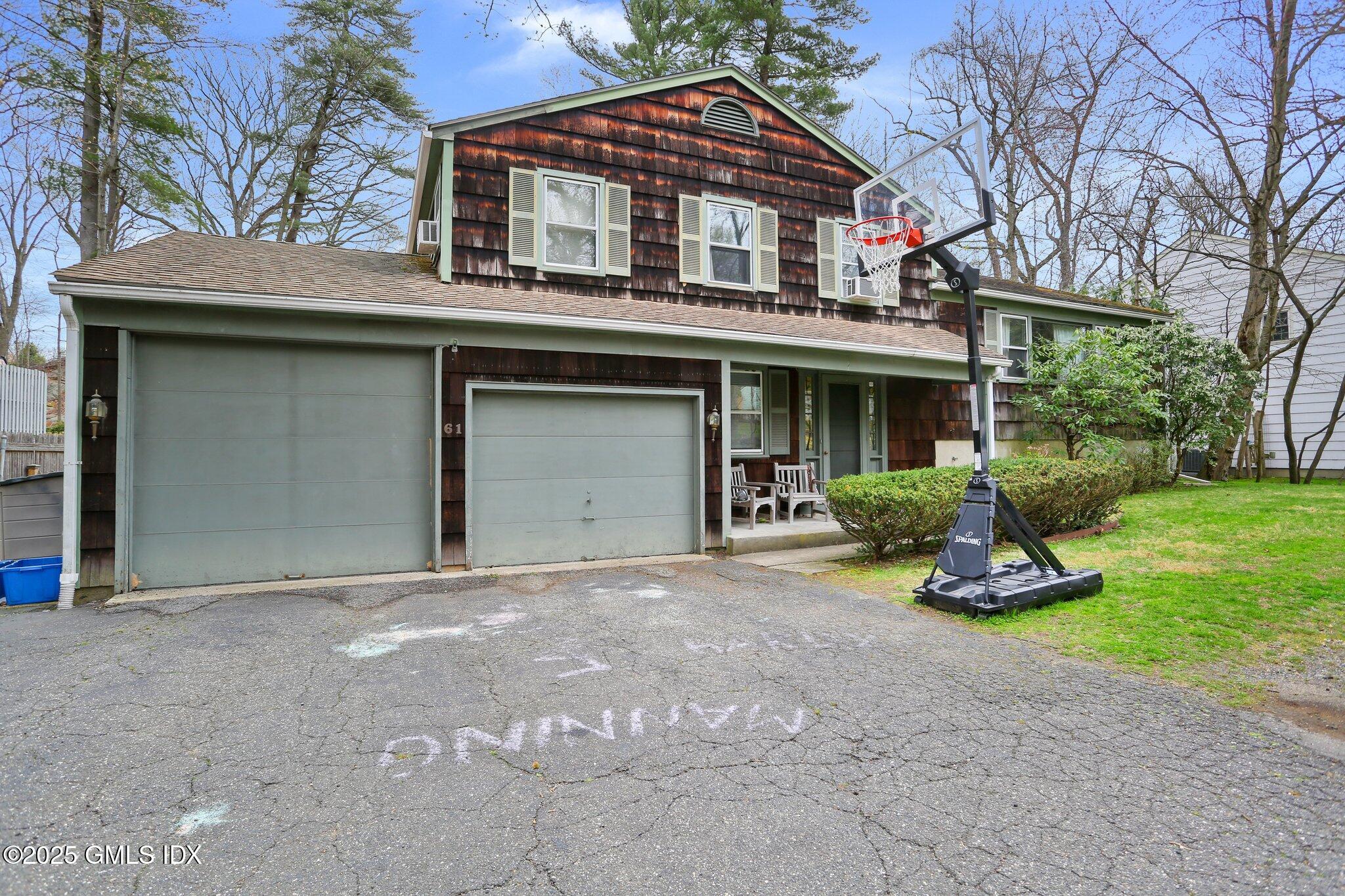 Rental Property at 61 Laddins Rock Road, Old Greenwich, Connecticut - Bedrooms: 3 
Bathrooms: 3  - $6,500 MO.