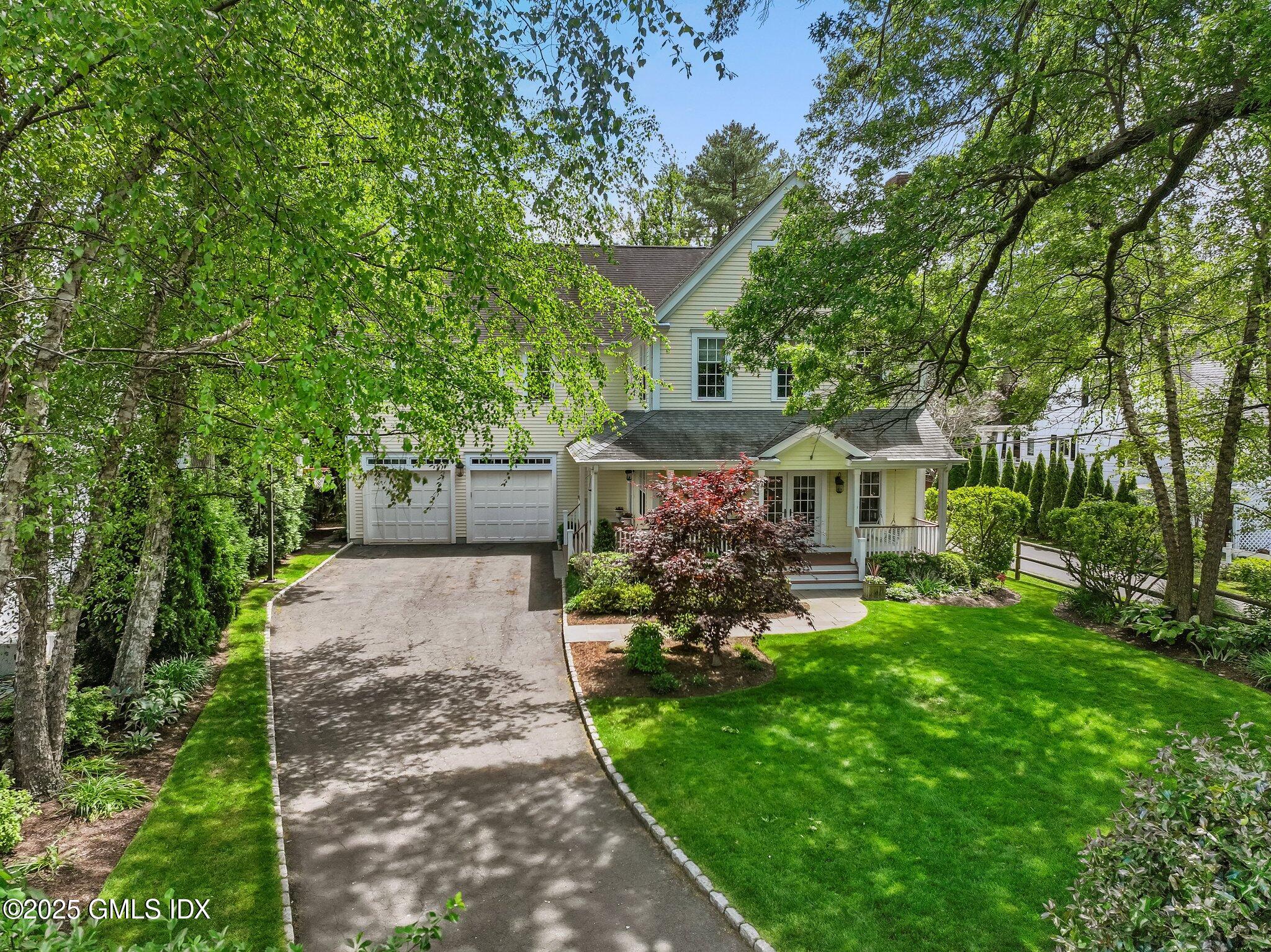 57 Lockwood Avenue, Old Greenwich, Connecticut - 5 Bedrooms  
6 Bathrooms - 