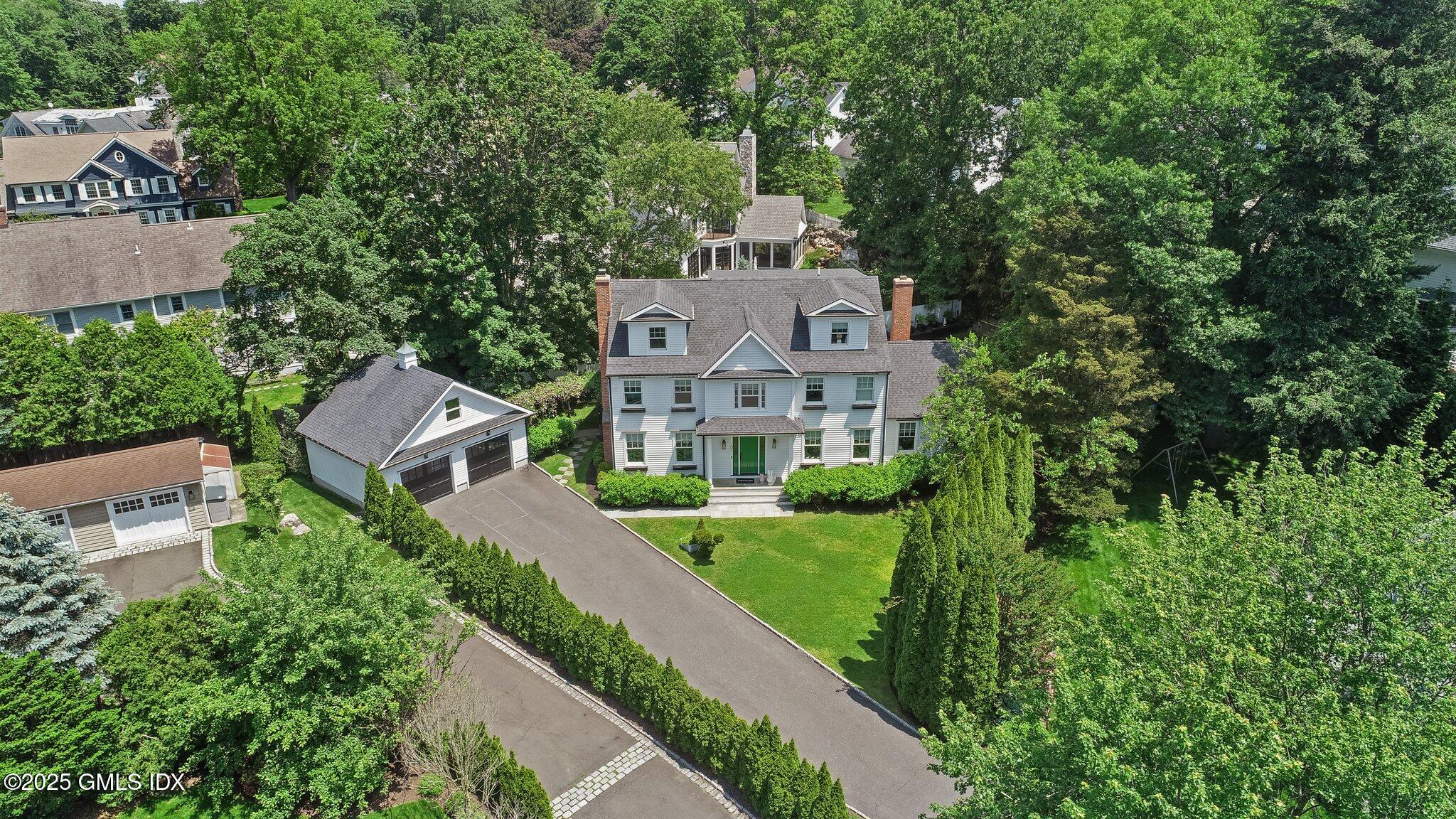 101 Lockwood Road, Riverside, Connecticut - 6 Bedrooms  
5 Bathrooms - 