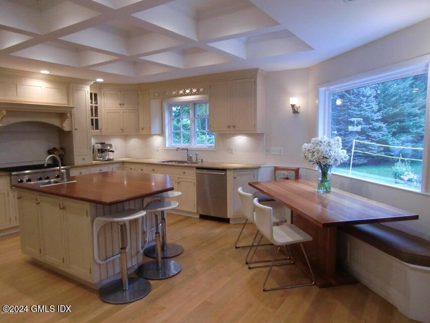 Old Greenwich, Connecticut 06870, United States, 4 Bedrooms Bedrooms, ,4 BathroomsBathrooms,Residential,Active,90222