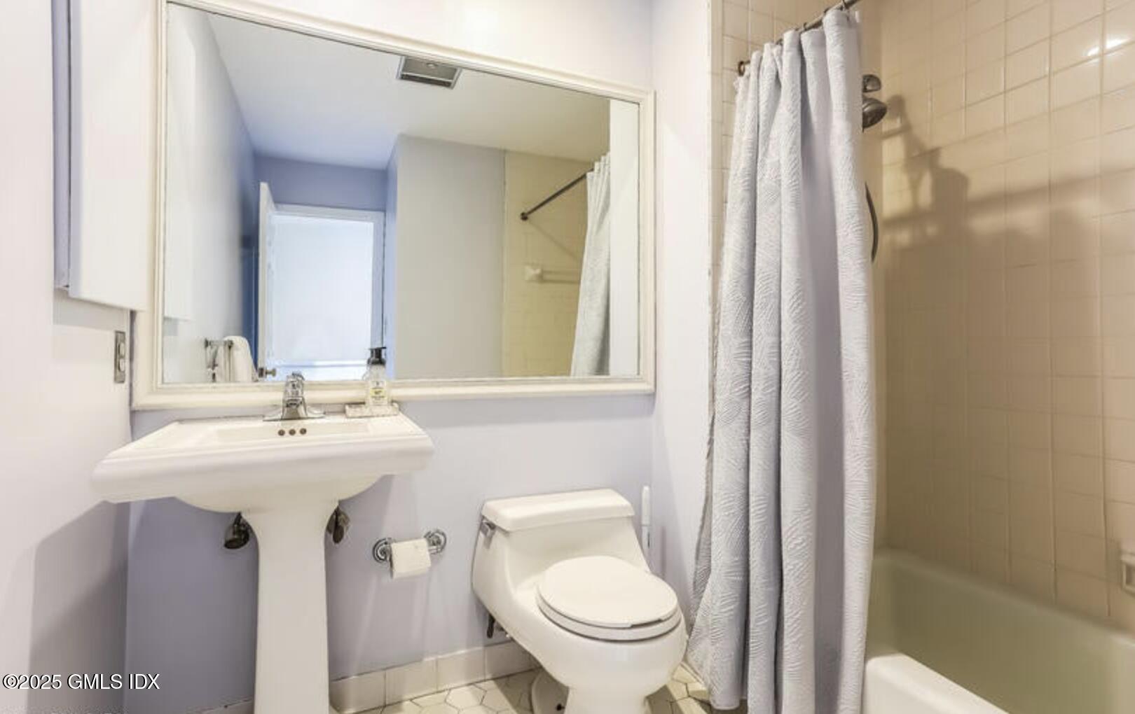 Cos Cob, Connecticut 06807, United States, 2 Bedrooms Bedrooms, ,2 BathroomsBathrooms,Residential,Active,195124