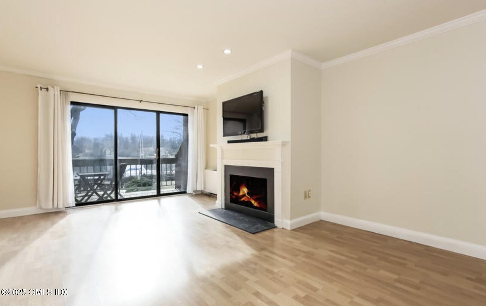 Cos Cob, Connecticut 06807, United States, 2 Bedrooms Bedrooms, ,2 BathroomsBathrooms,Residential,Active,195124