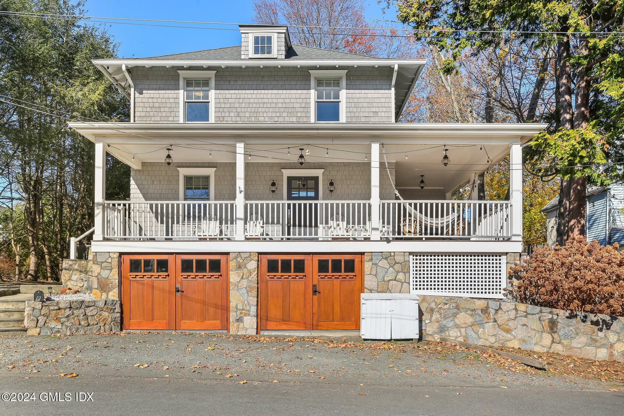 8 Glendale Street, Cos Cob, Connecticut - 4 Bedrooms  
3 Bathrooms - 