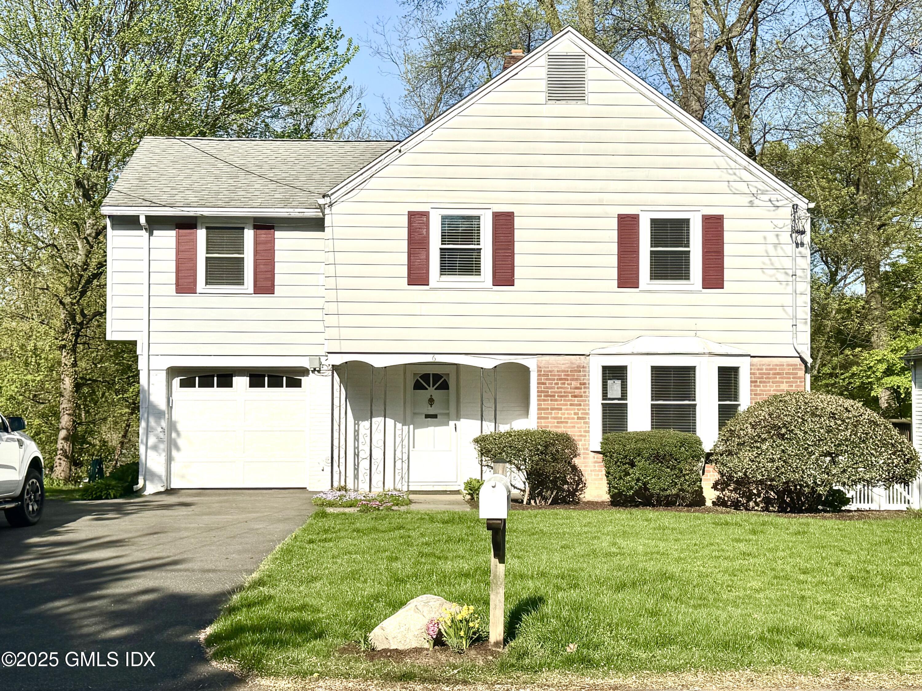 Rental Property at 6 Arnold Street, Old Greenwich, Connecticut - Bedrooms: 3 
Bathrooms: 2  - $6,800 MO.