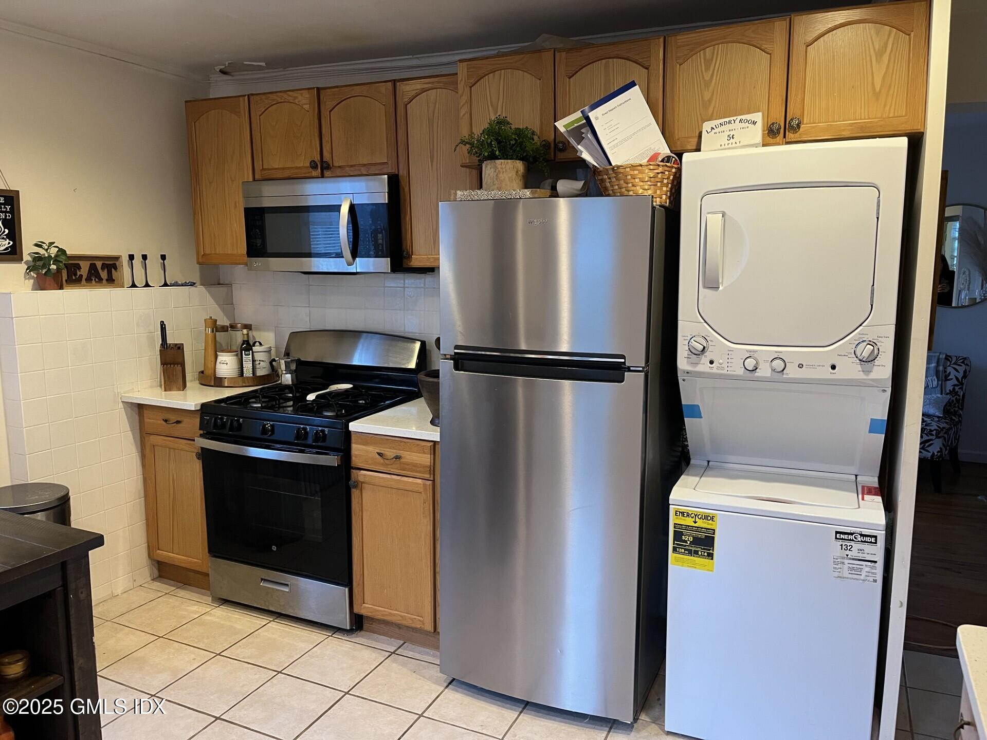 Greenwich, Connecticut 06830, United States, 2 Bedrooms Bedrooms, ,1 BathroomBathrooms,Residential,Active,152098