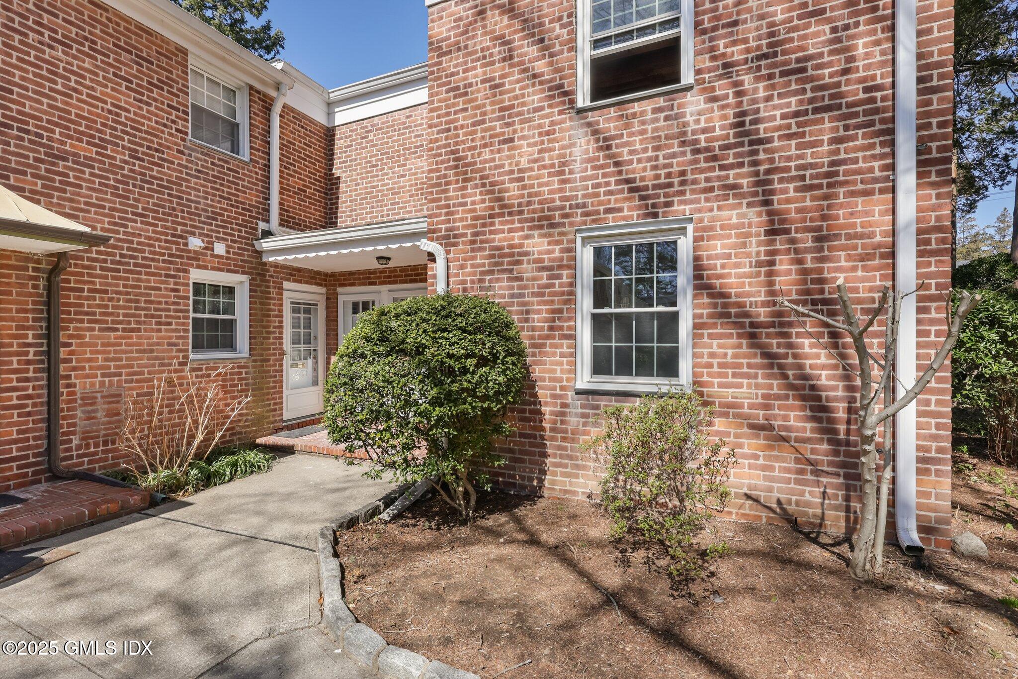 Greenwich, Connecticut 06830, United States, 2 Bedrooms Bedrooms, ,1 BathroomBathrooms,Residential,Contingent,103877