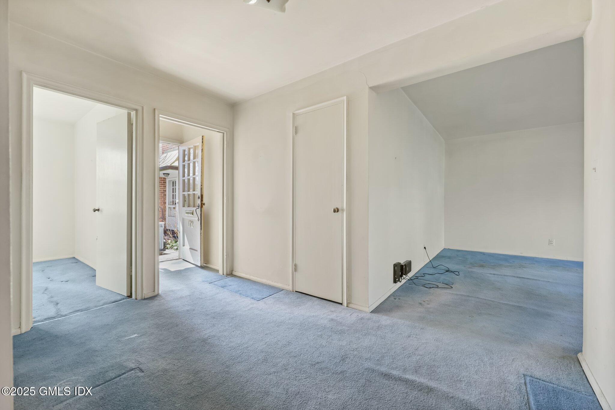 Greenwich, Connecticut 06830, United States, 2 Bedrooms Bedrooms, ,1 BathroomBathrooms,Residential,Contingent,103877