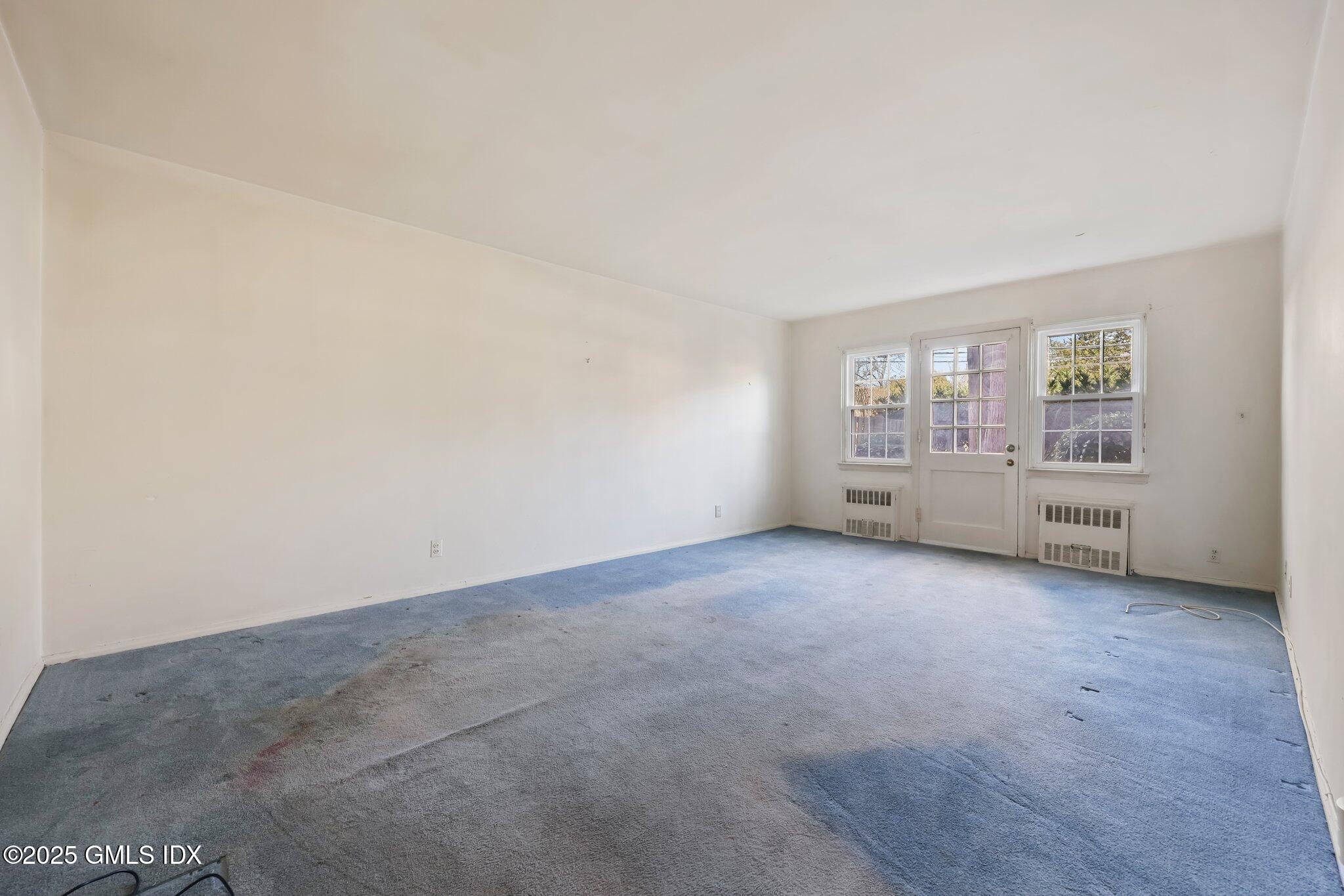 Greenwich, Connecticut 06830, United States, 2 Bedrooms Bedrooms, ,1 BathroomBathrooms,Residential,Contingent,103877