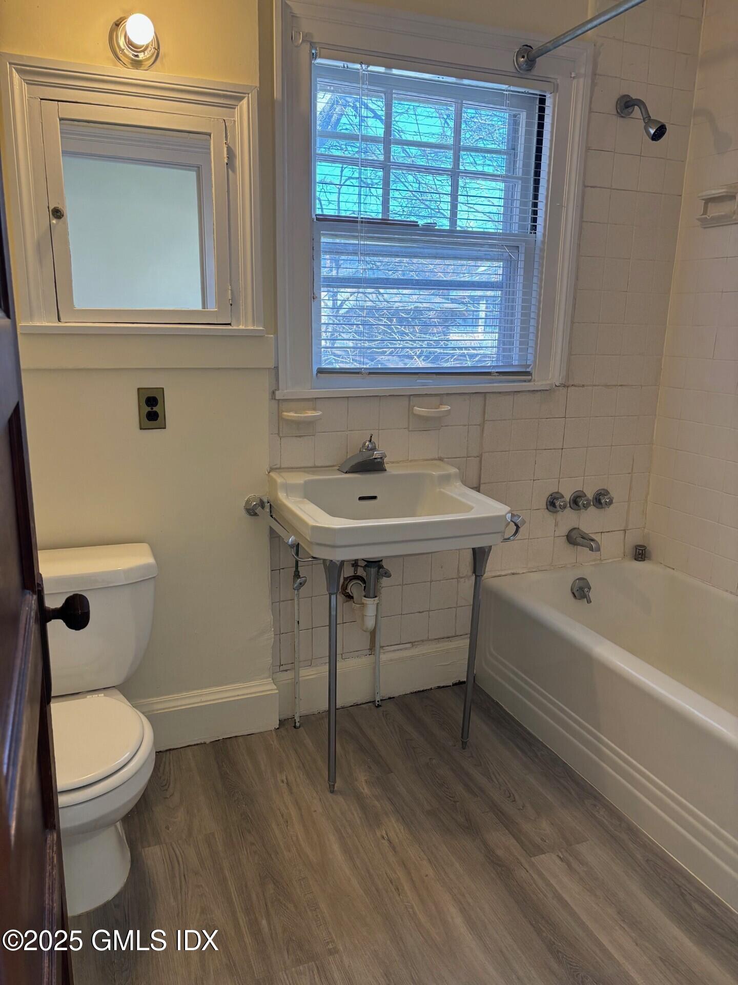 Greenwich, Connecticut 06830, United States, 2 Bedrooms Bedrooms, ,1 BathroomBathrooms,Residential,Active,79571