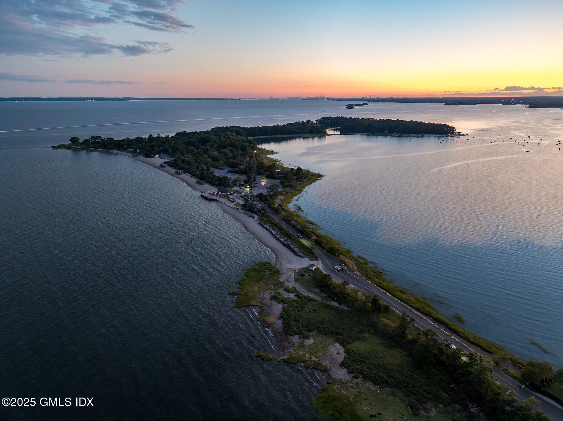 Old Greenwich, Connecticut 06870, United States, 5 Bedrooms Bedrooms, ,5 BathroomsBathrooms,Residential,Coming Soon,204122