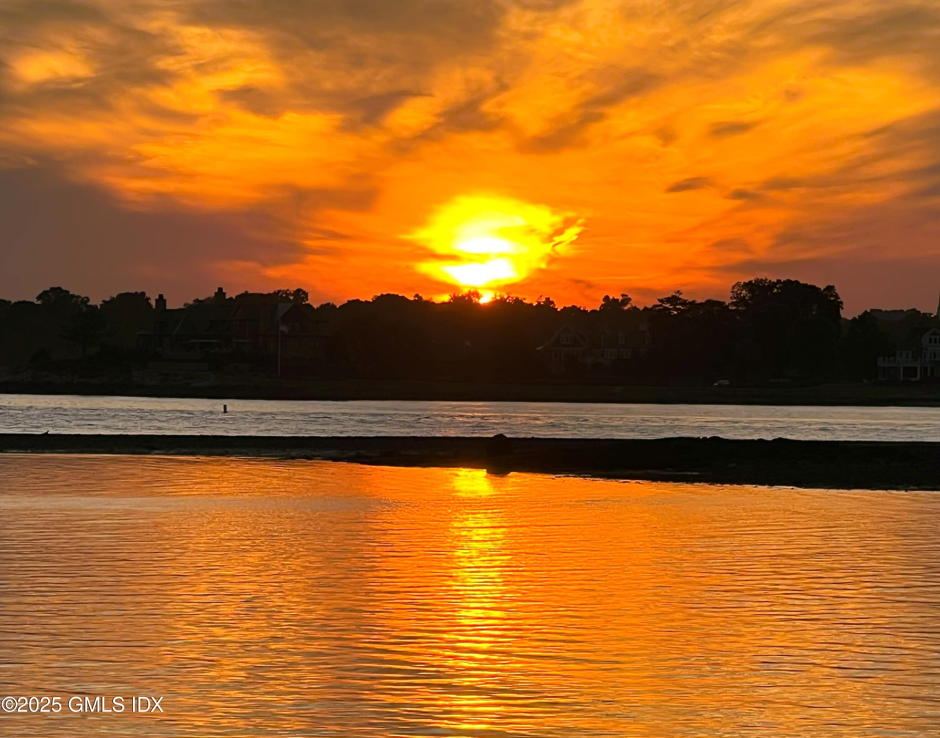 Old Greenwich, Connecticut 06870, United States, 5 Bedrooms Bedrooms, ,5 BathroomsBathrooms,Residential,Coming Soon,204122