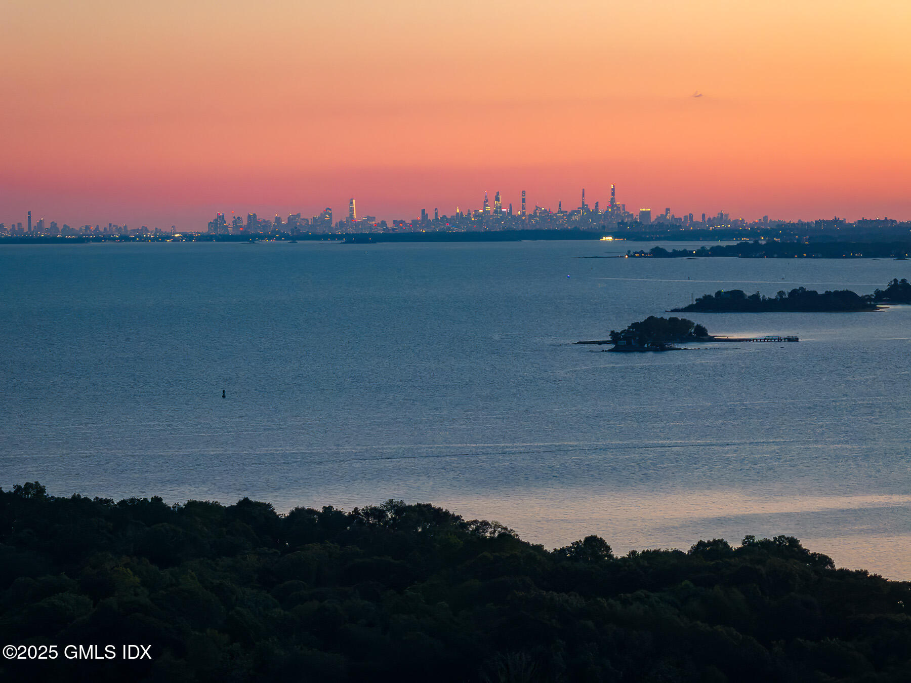 Old Greenwich, Connecticut 06870, United States, 5 Bedrooms Bedrooms, ,5 BathroomsBathrooms,Residential,Coming Soon,204122