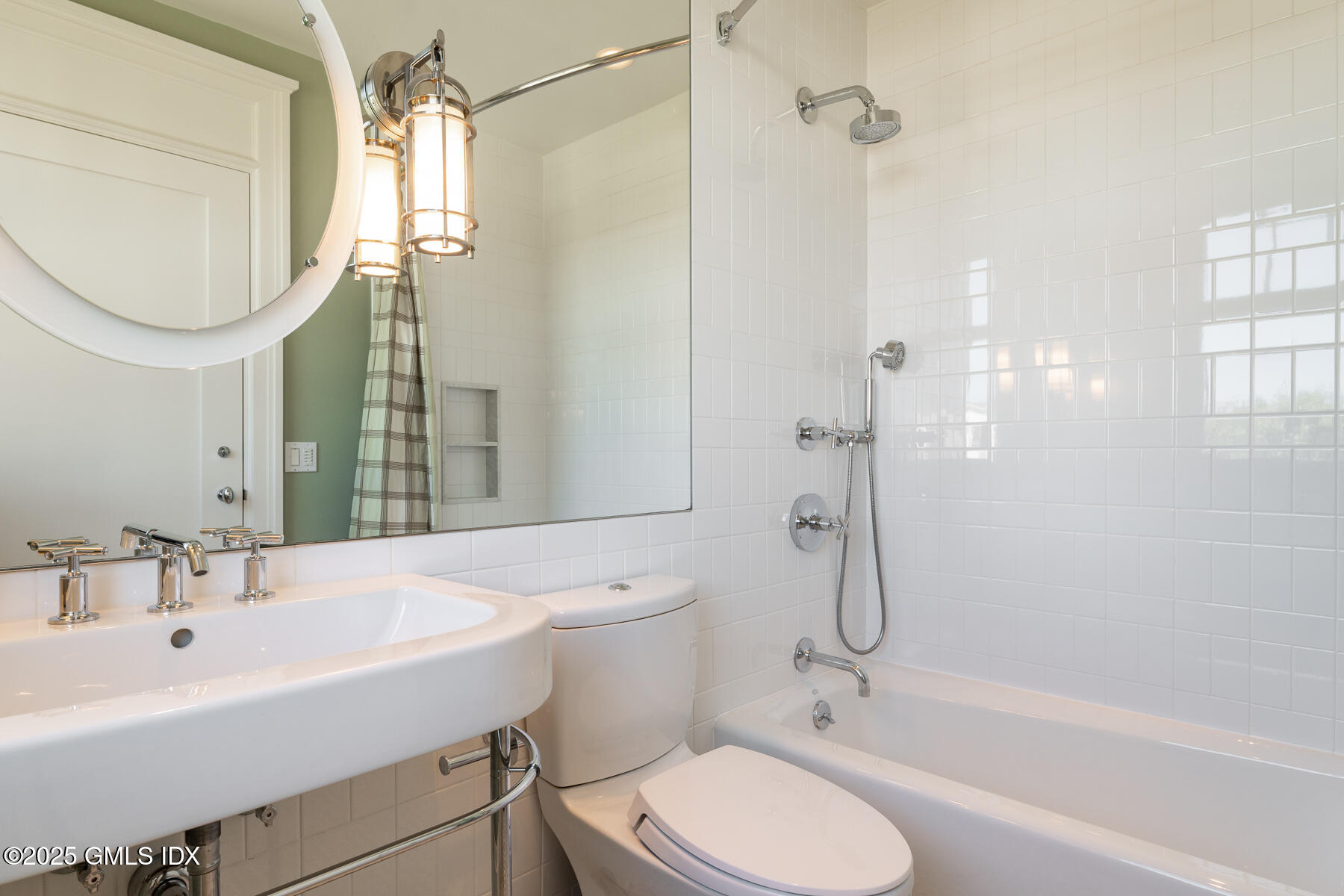 Old Greenwich, Connecticut 06870, United States, 5 Bedrooms Bedrooms, ,5 BathroomsBathrooms,Residential,Coming Soon,204122