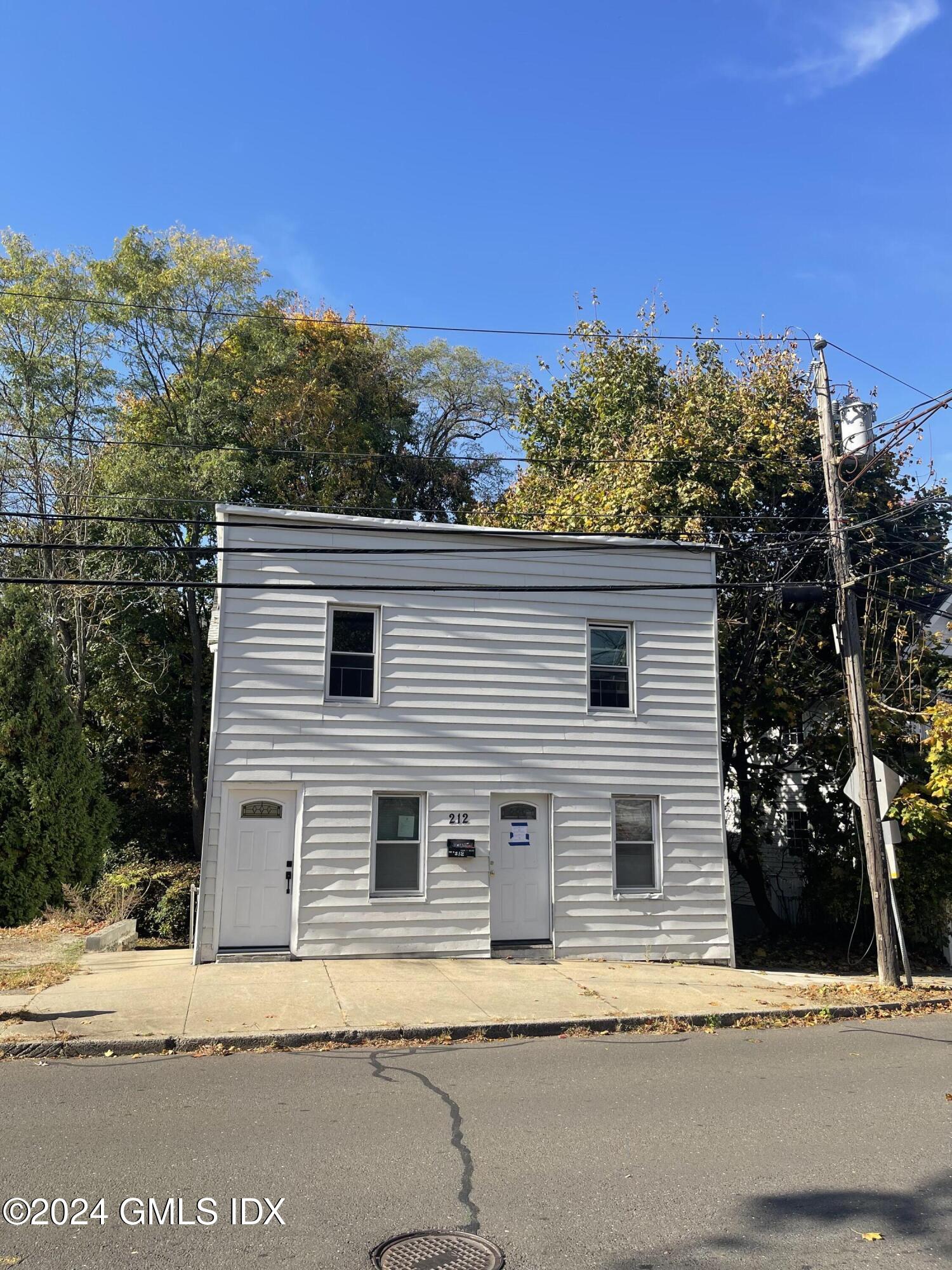 212 Davis Avenue, Greenwich, Connecticut -  - 