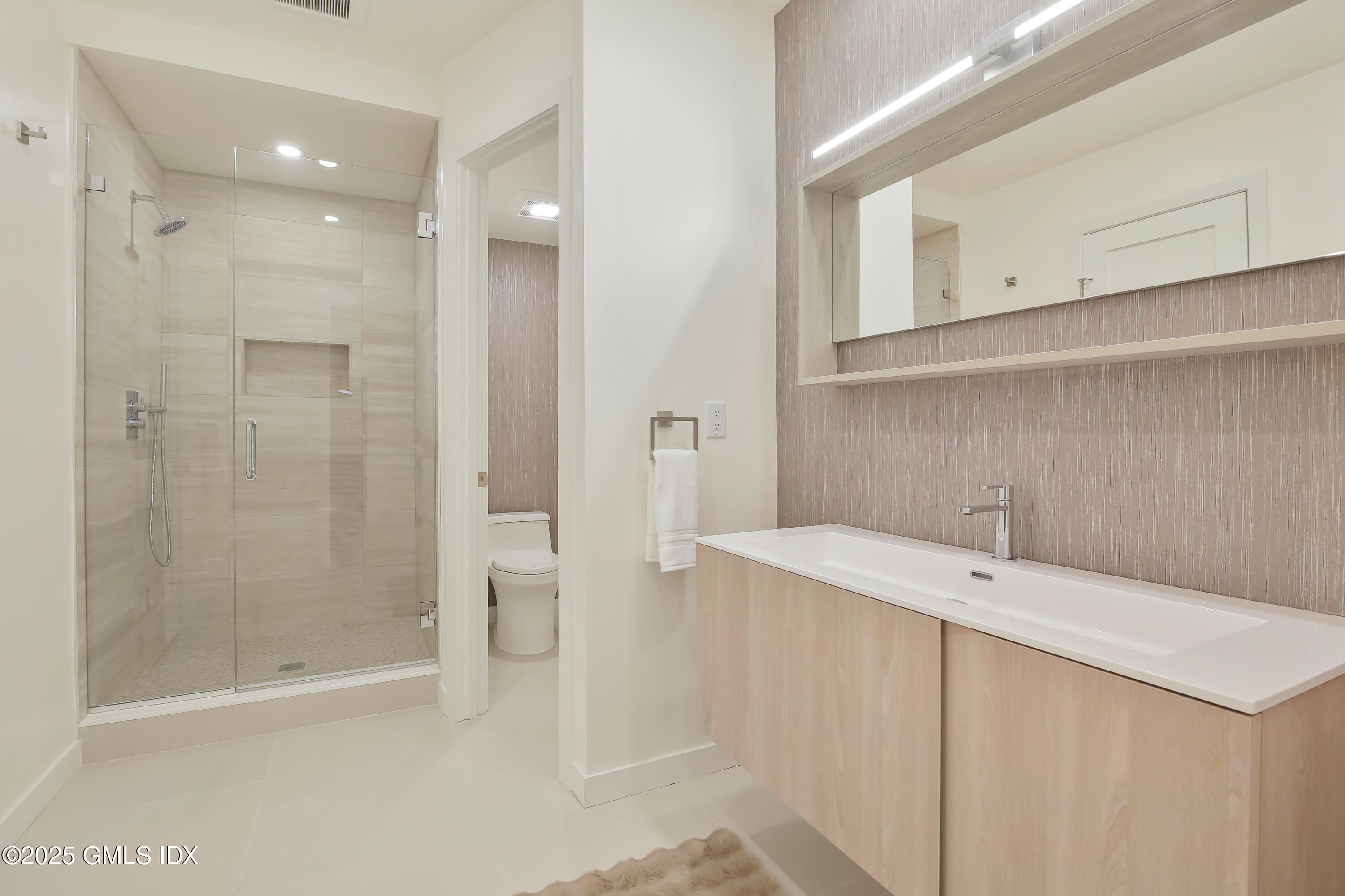 Greenwich, Connecticut 06831, United States, 7 Bedrooms Bedrooms, ,7 BathroomsBathrooms,Residential,Active,104330