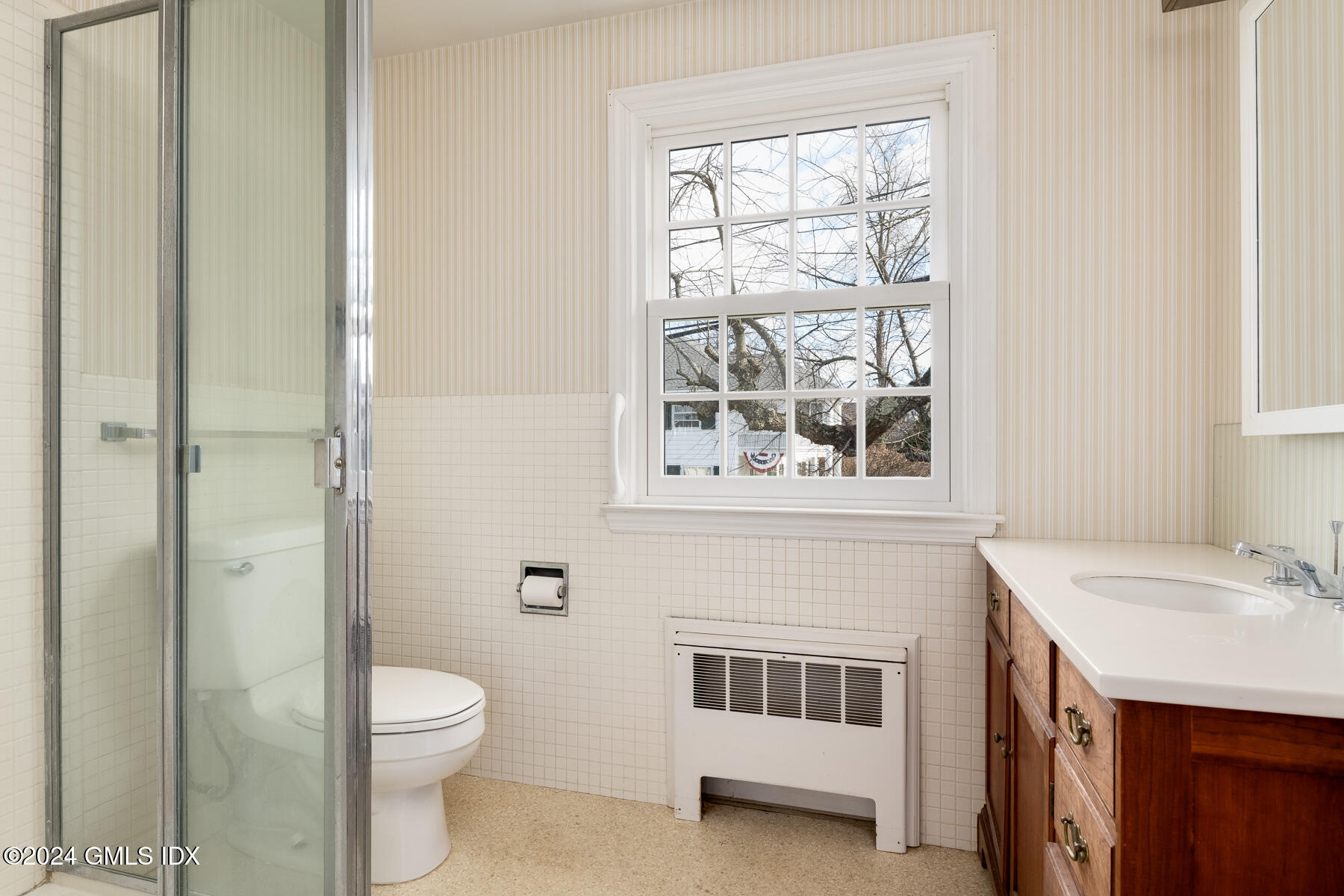 Old Greenwich, Connecticut 06870, United States, 4 Bedrooms Bedrooms, ,3 BathroomsBathrooms,Residential,Active,135997