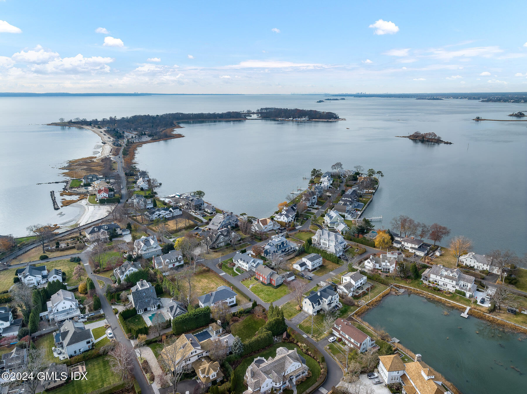 Old Greenwich, Connecticut 06870, United States, 4 Bedrooms Bedrooms, ,3 BathroomsBathrooms,Residential,Active,135997