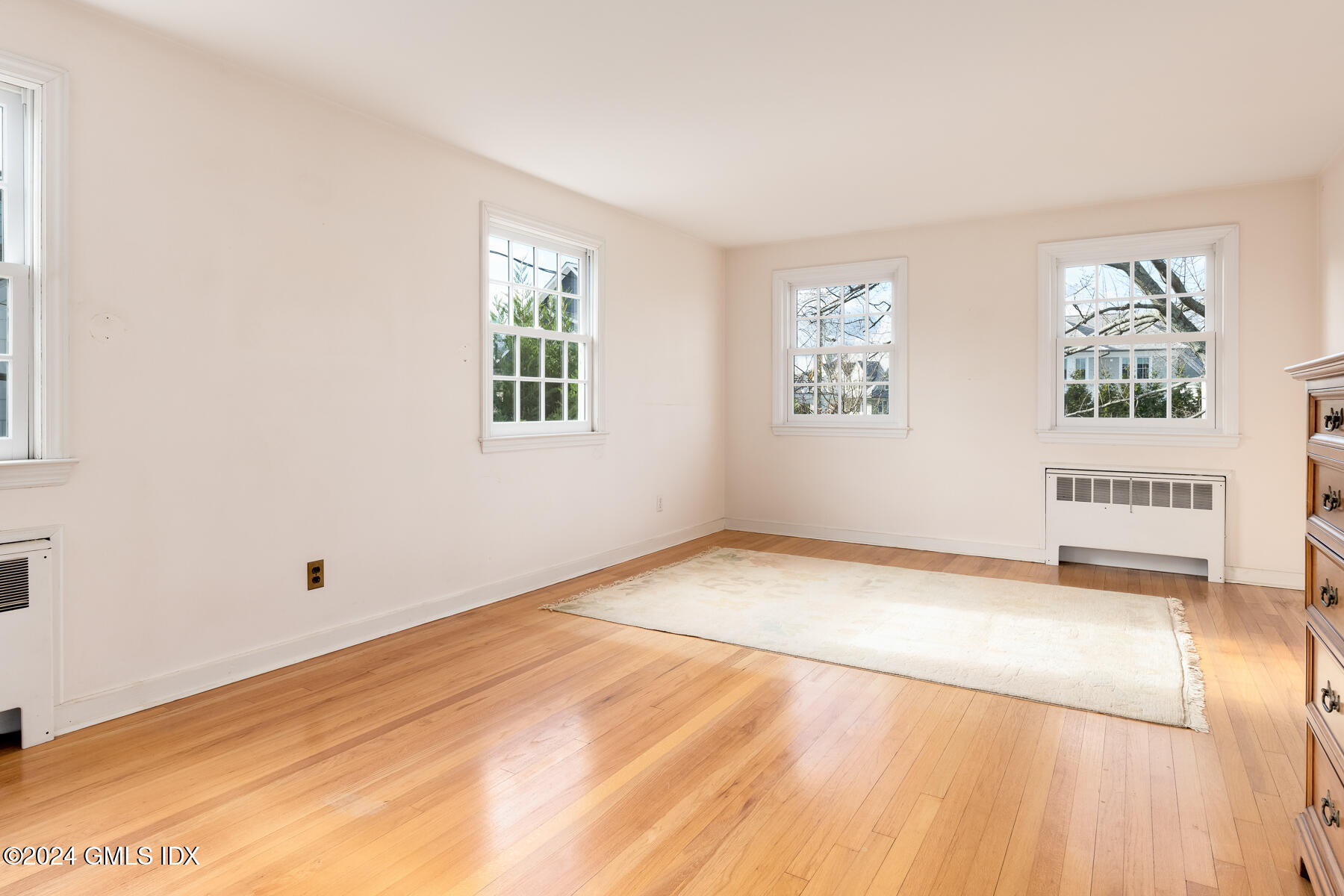 Old Greenwich, Connecticut 06870, United States, 4 Bedrooms Bedrooms, ,3 BathroomsBathrooms,Residential,Active,135997