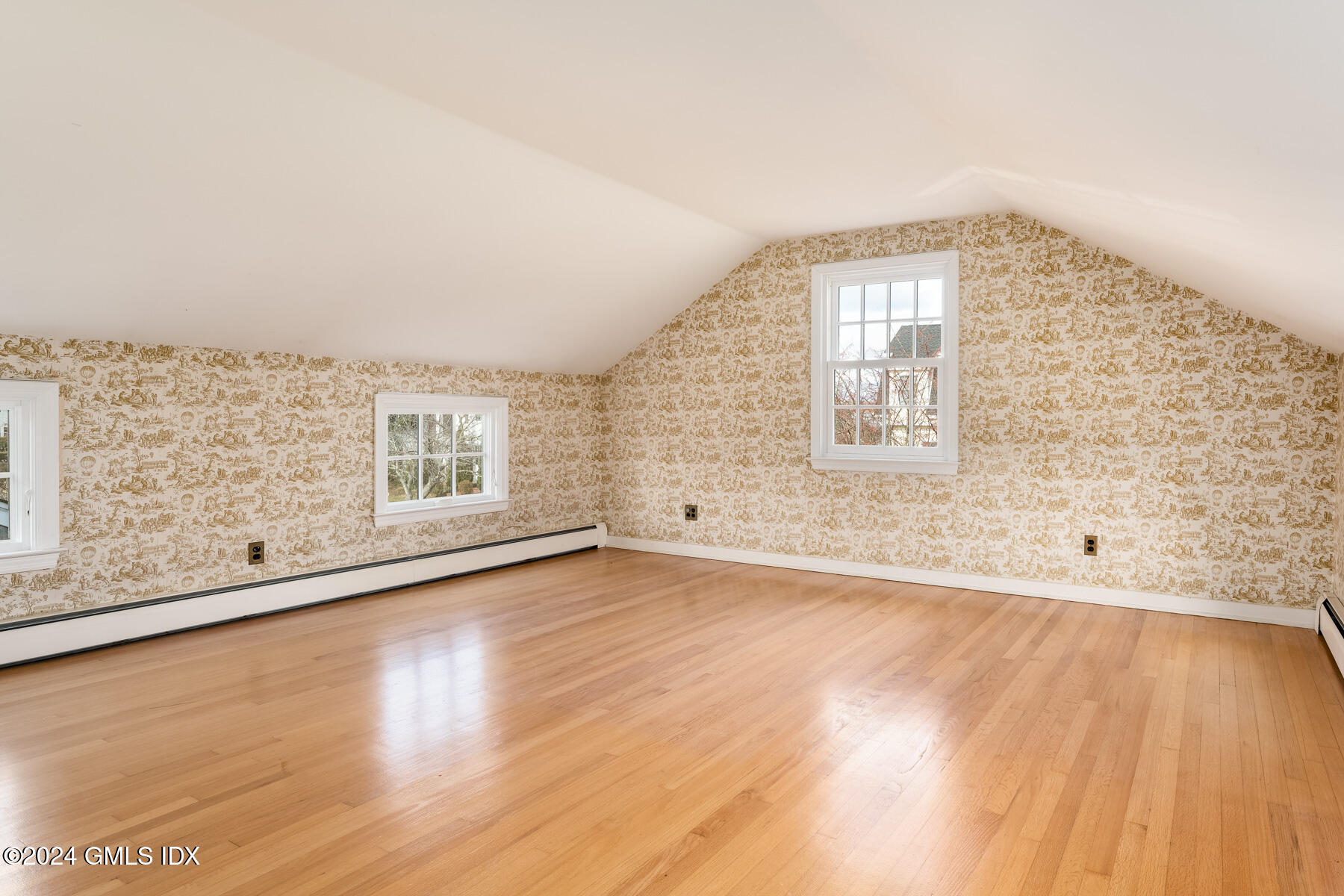 Old Greenwich, Connecticut 06870, United States, 4 Bedrooms Bedrooms, ,3 BathroomsBathrooms,Residential,Active,135997