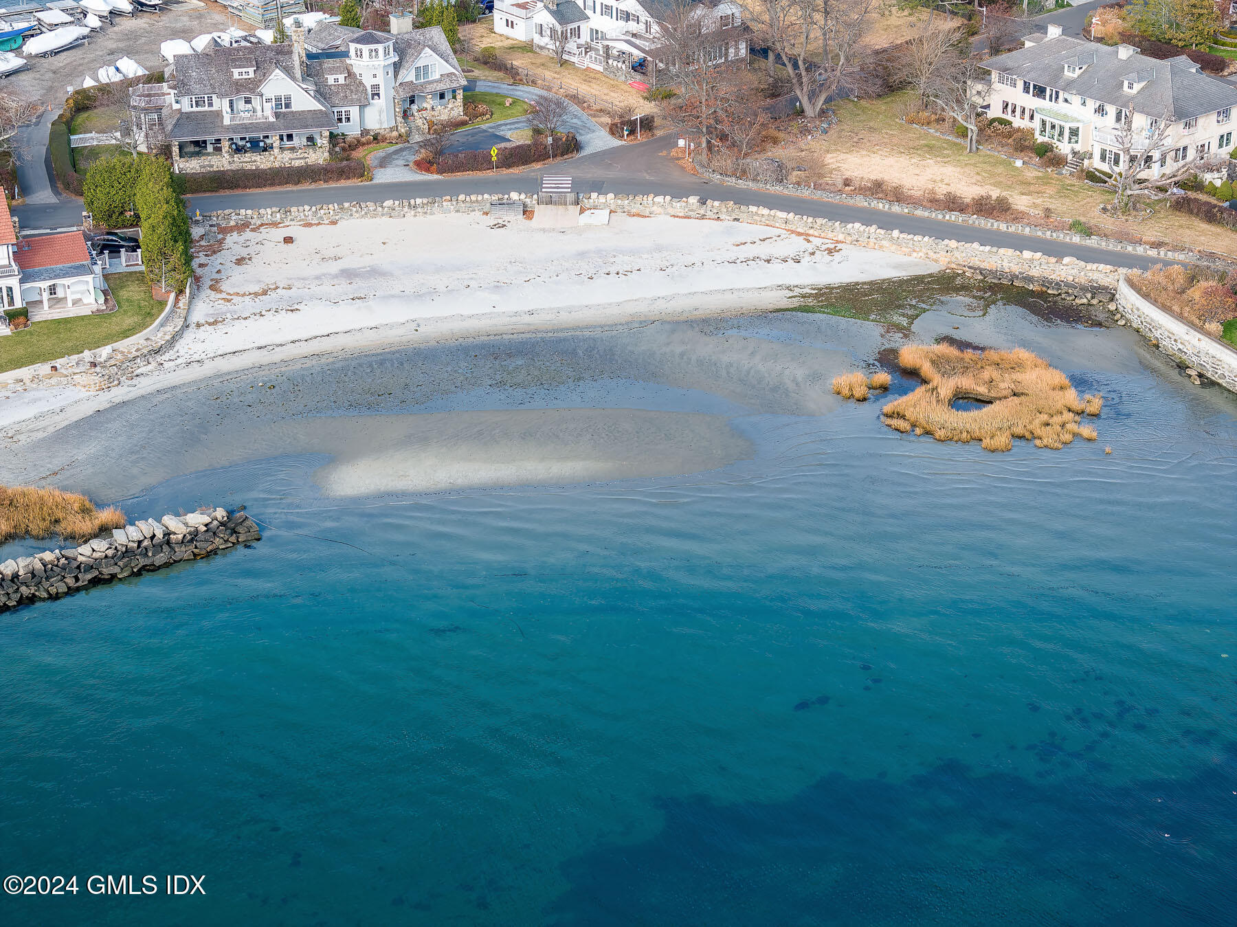 Old Greenwich, Connecticut 06870, United States, 4 Bedrooms Bedrooms, ,3 BathroomsBathrooms,Residential,Active,135997