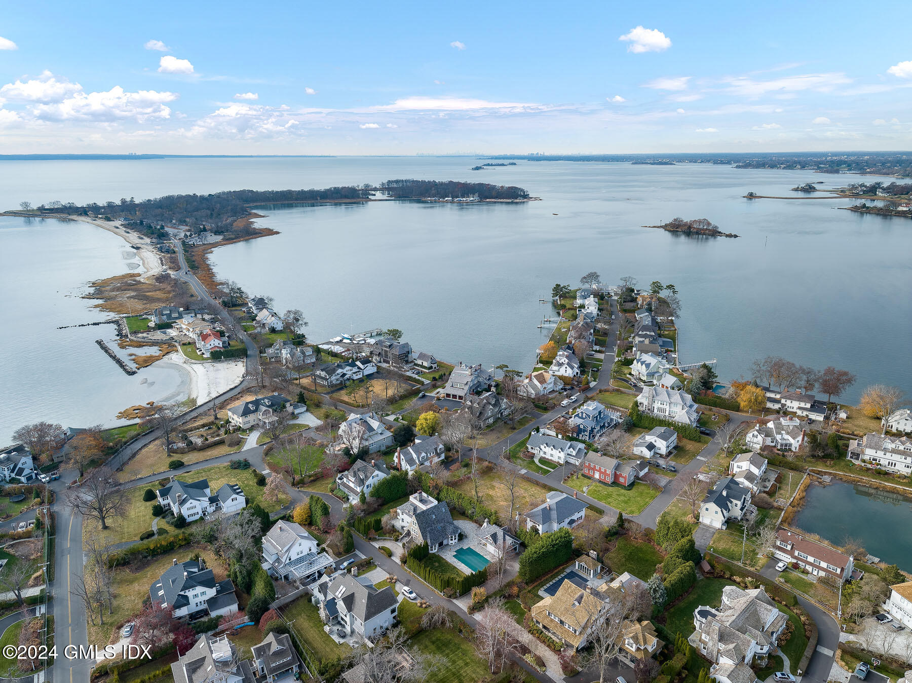 Old Greenwich, Connecticut 06870, United States, 4 Bedrooms Bedrooms, ,3 BathroomsBathrooms,Residential,Active,135997