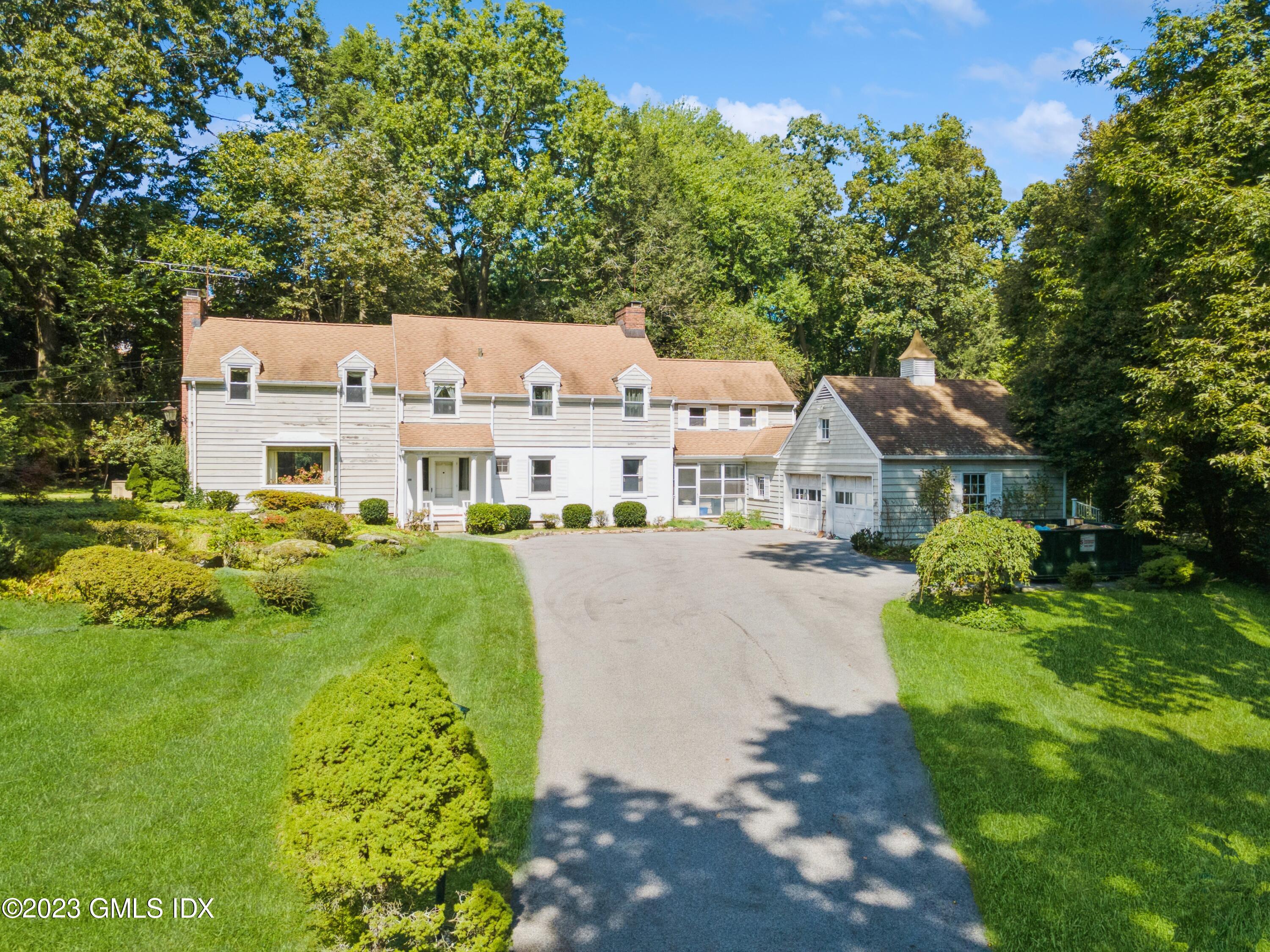 19 Orchard Hill Lane, Greenwich, Connecticut - 5 Bedrooms  
5.5 Bathrooms - 