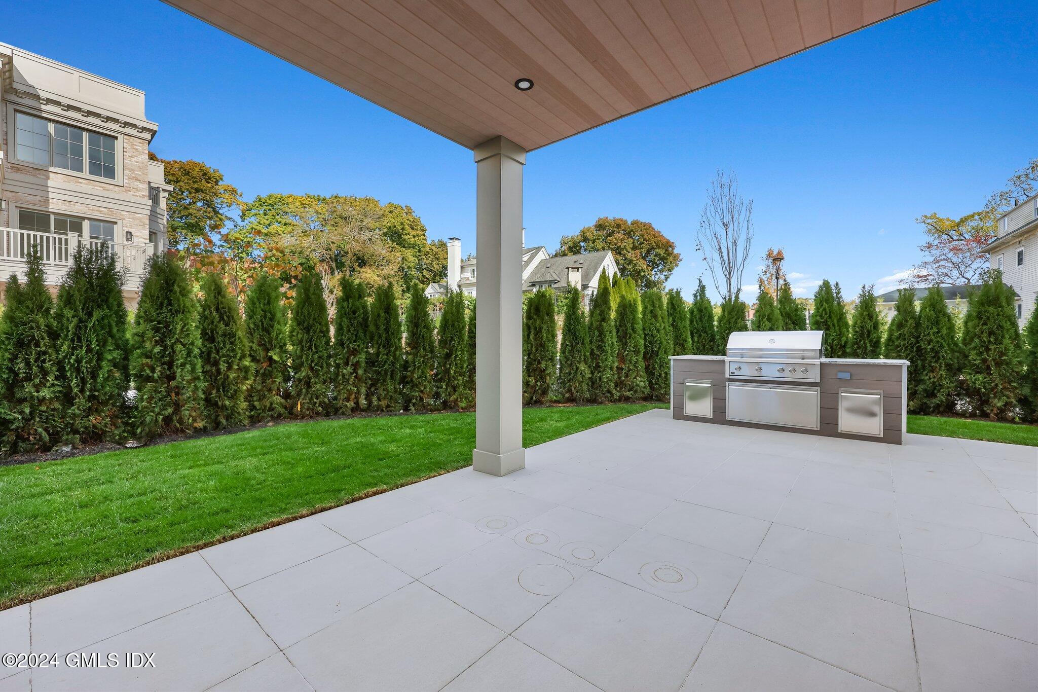 Greenwich, Connecticut 06830, United States, 2 Bedrooms Bedrooms, ,2 BathroomsBathrooms,Residential,Active,34638