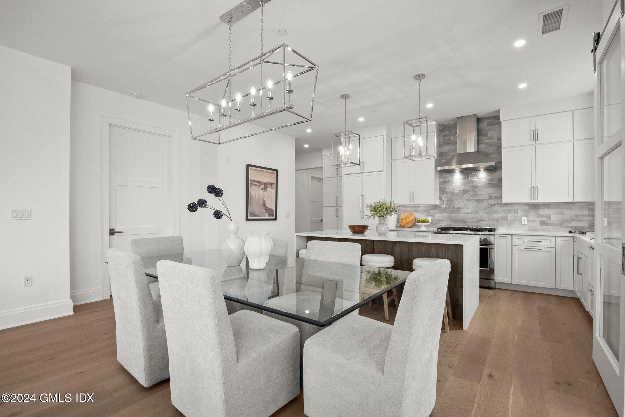 Greenwich, Connecticut 06830, United States, 2 Bedrooms Bedrooms, ,2 BathroomsBathrooms,Residential,Active,34638