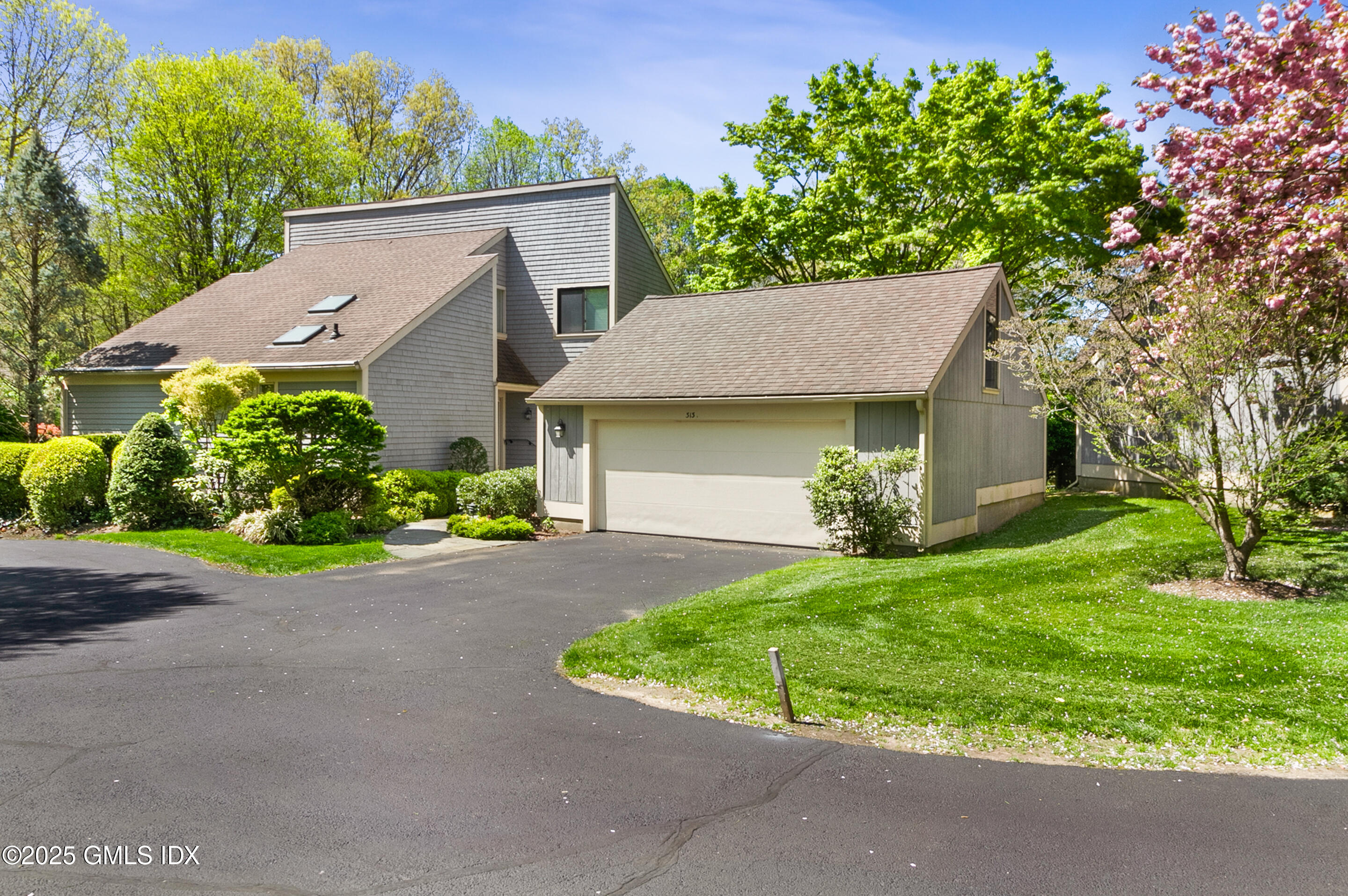 313 W Lyon Farm Drive, Greenwich, Connecticut - 3 Bedrooms  
3 Bathrooms - 