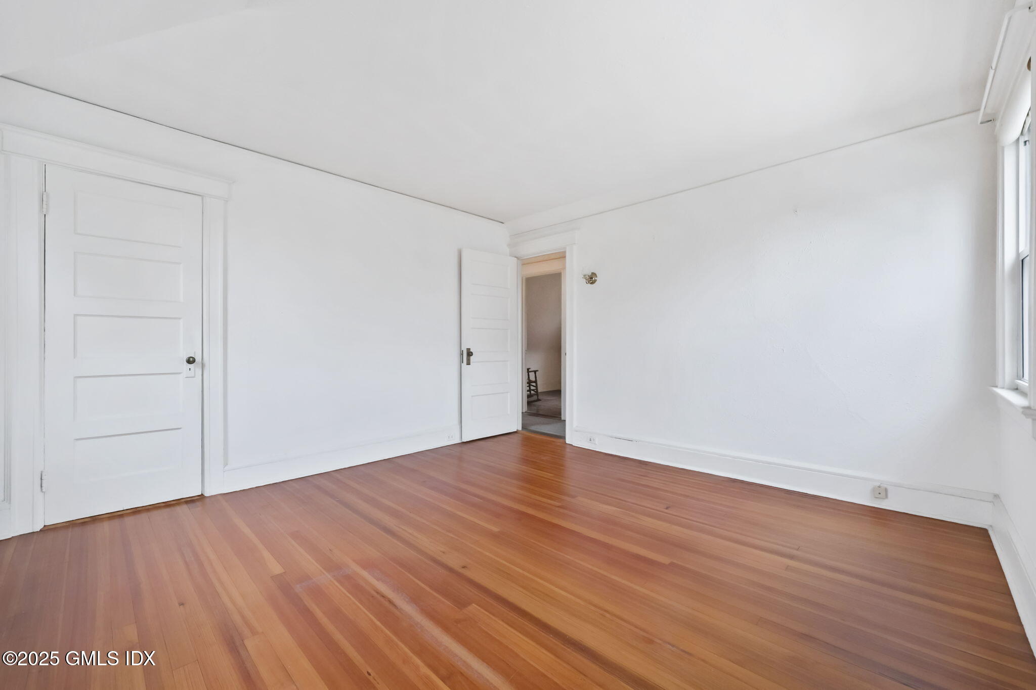 Greenwich, Connecticut 06830, United States, 2 Bedrooms Bedrooms, ,2 BathroomsBathrooms,Residential,Active,218838