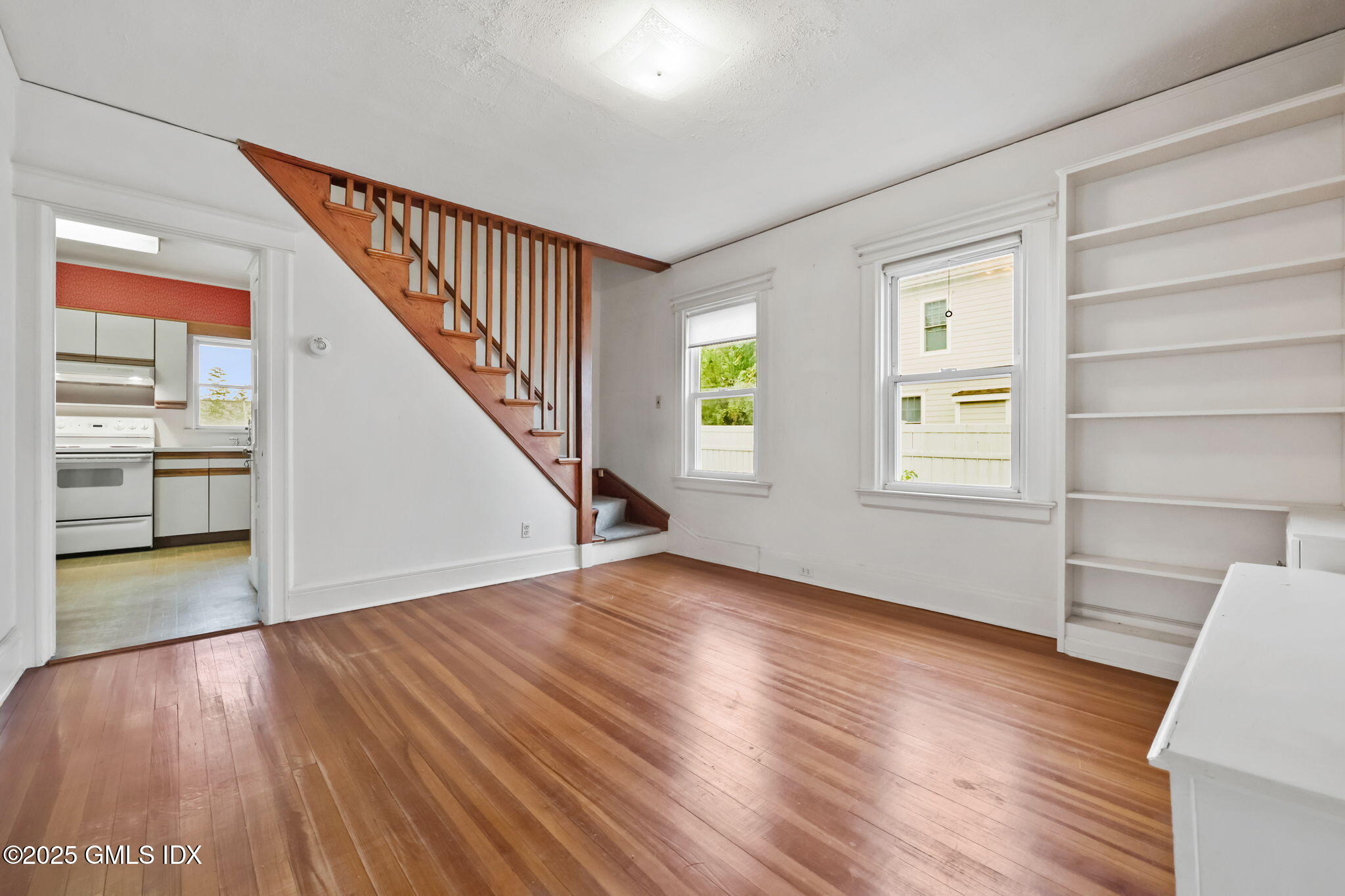 Greenwich, Connecticut 06830, United States, 2 Bedrooms Bedrooms, ,2 BathroomsBathrooms,Residential,Active,218838