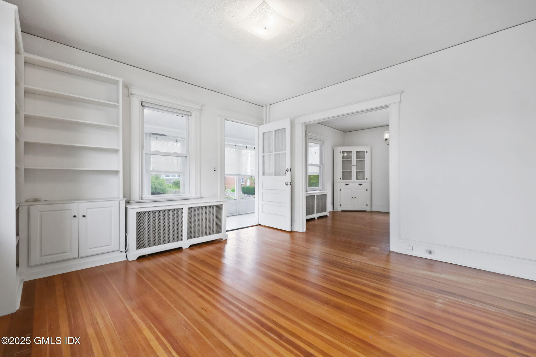 Greenwich, Connecticut 06830, United States, 2 Bedrooms Bedrooms, ,2 BathroomsBathrooms,Residential,Active,218838