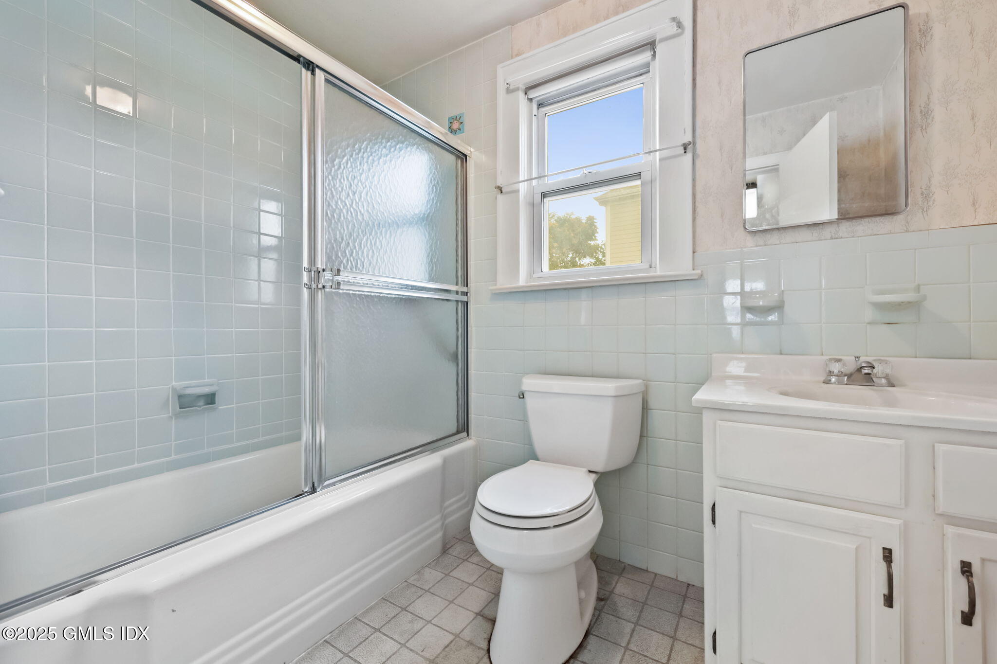 Greenwich, Connecticut 06830, United States, 2 Bedrooms Bedrooms, ,2 BathroomsBathrooms,Residential,Active,218838