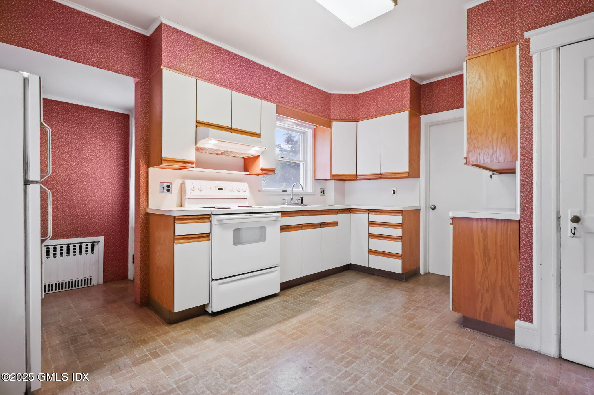 Greenwich, Connecticut 06830, United States, 2 Bedrooms Bedrooms, ,2 BathroomsBathrooms,Residential,Active,218838