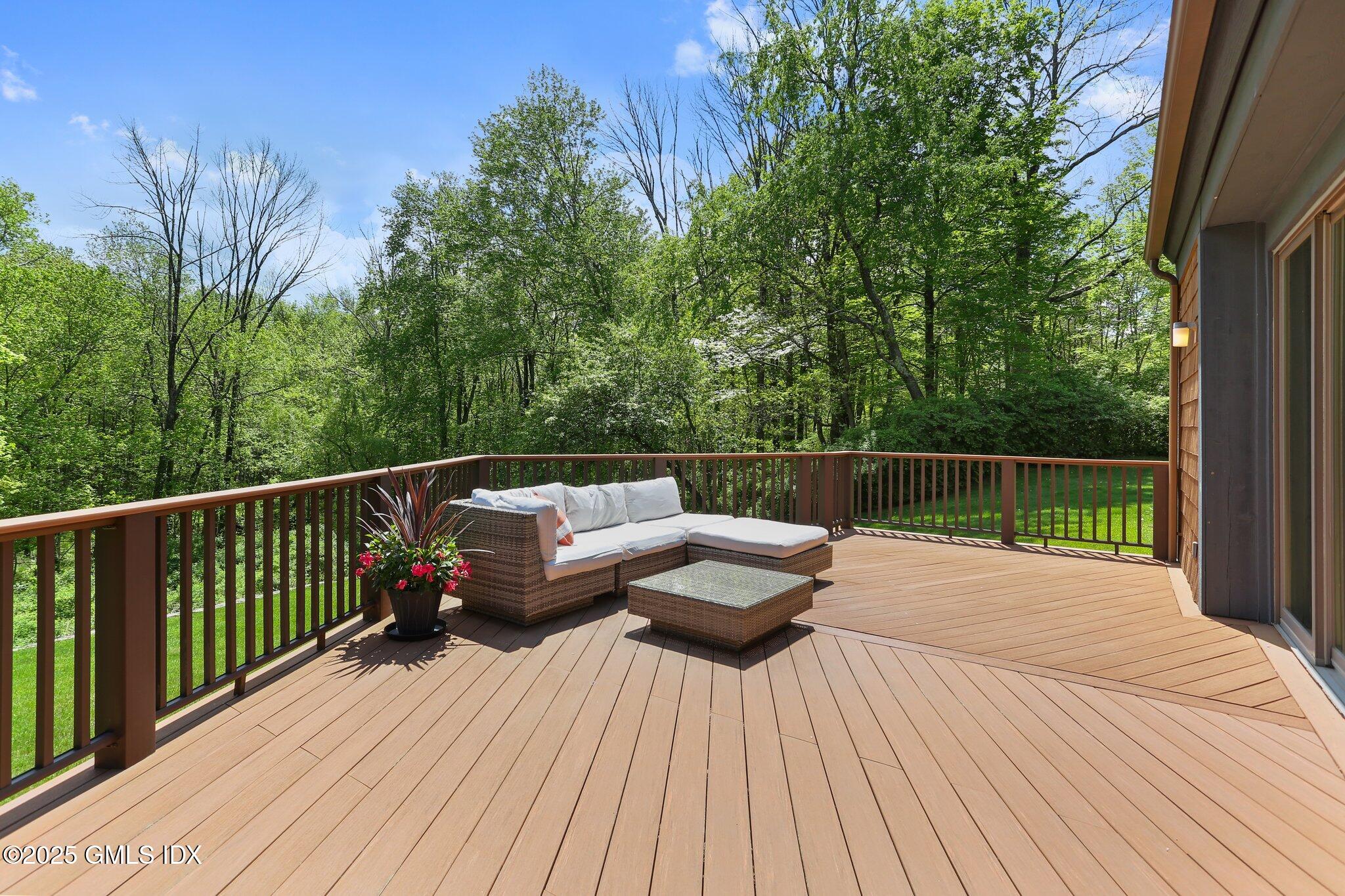 Greenwich, Connecticut 06831, United States, 6 Bedrooms Bedrooms, ,6 BathroomsBathrooms,Residential,Active,125171