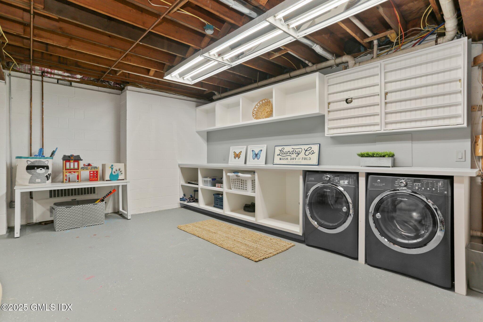 Greenwich, Connecticut 06831, United States, 6 Bedrooms Bedrooms, ,6 BathroomsBathrooms,Residential,Active,125171