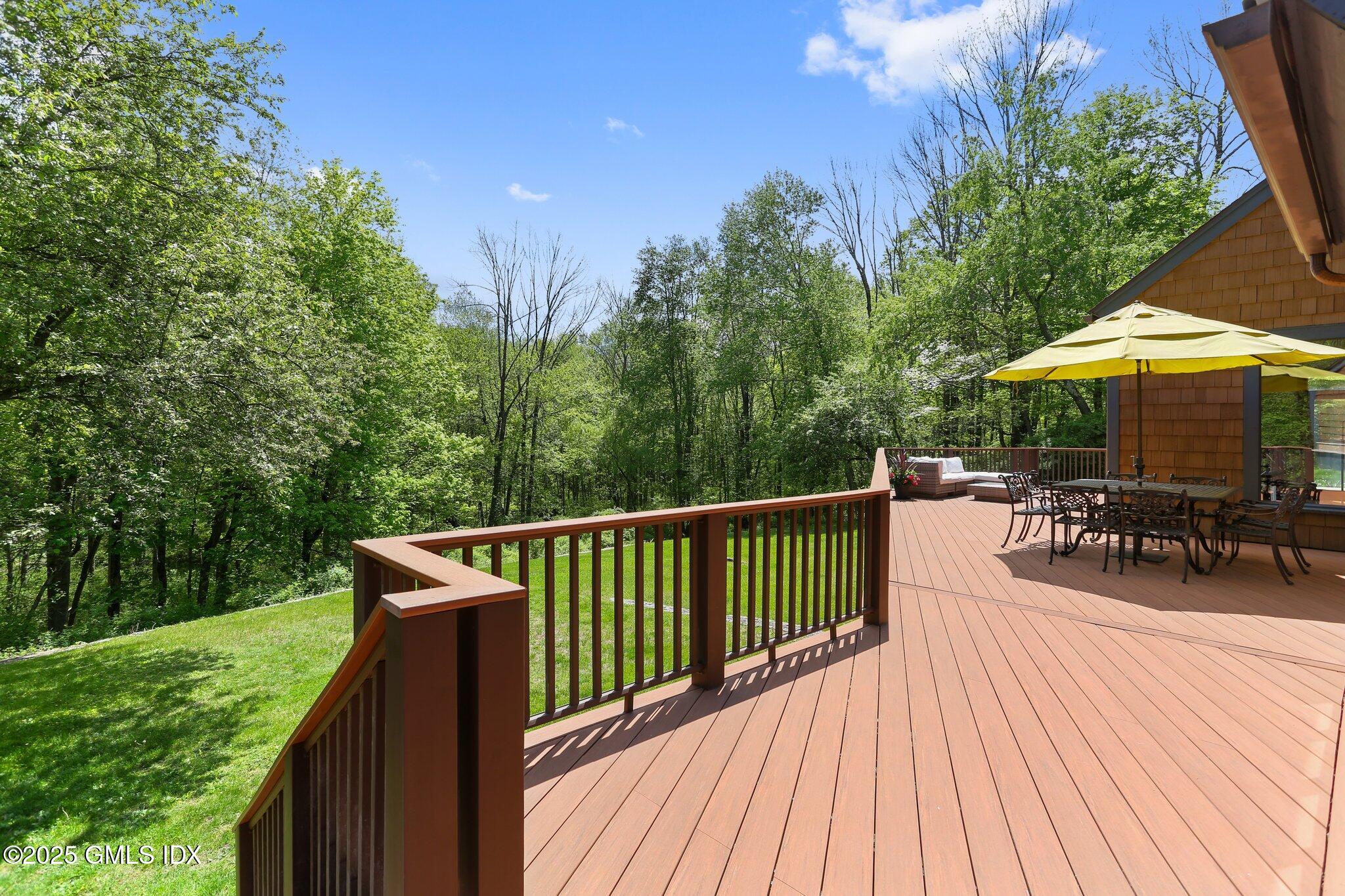 Greenwich, Connecticut 06831, United States, 6 Bedrooms Bedrooms, ,6 BathroomsBathrooms,Residential,Active,125171