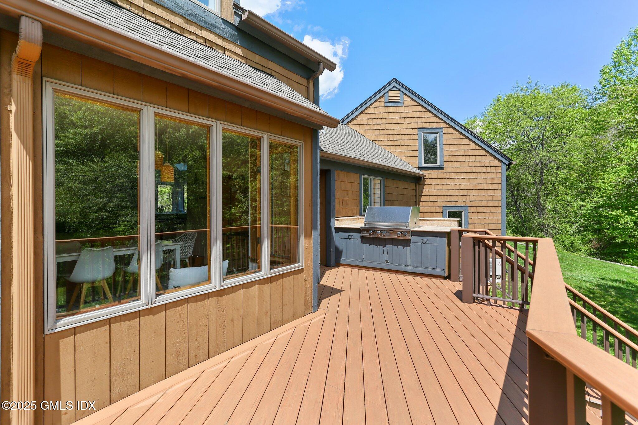 Greenwich, Connecticut 06831, United States, 6 Bedrooms Bedrooms, ,6 BathroomsBathrooms,Residential,Active,125171