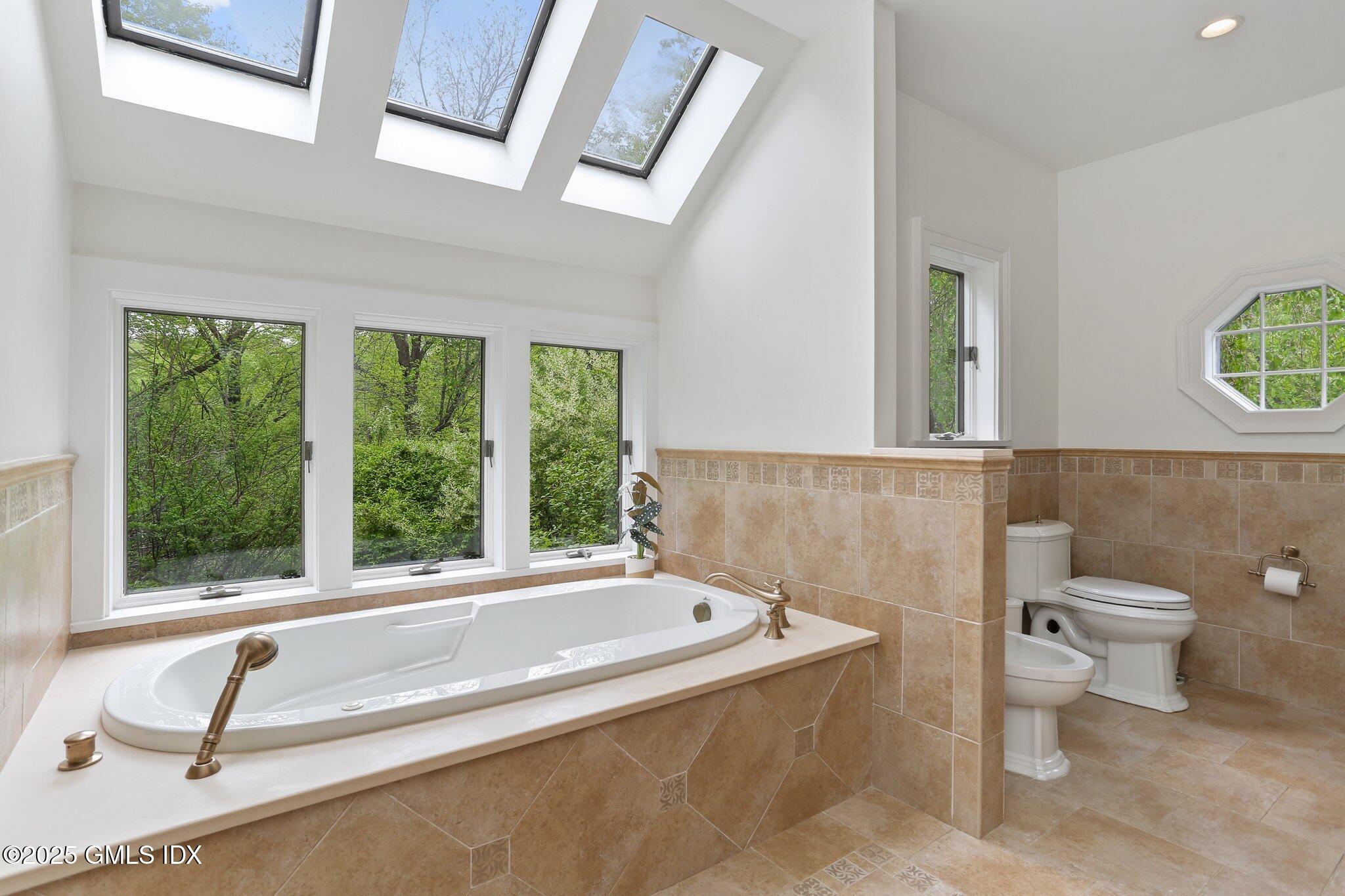 Greenwich, Connecticut 06831, United States, 6 Bedrooms Bedrooms, ,6 BathroomsBathrooms,Residential,Active,125171